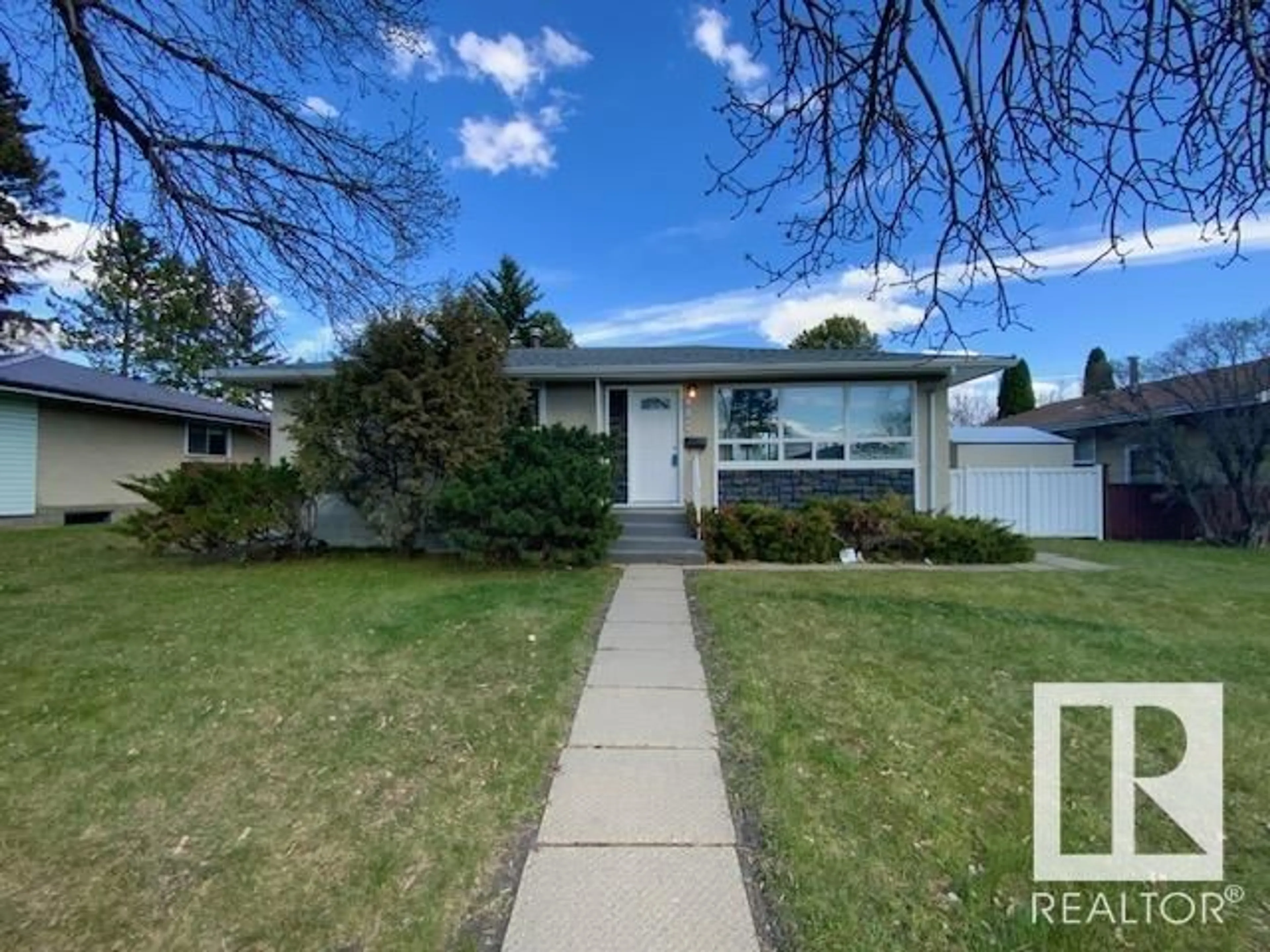 Home with vinyl exterior material, street for 4103 55 ST, Wetaskiwin Alberta T9A1T5