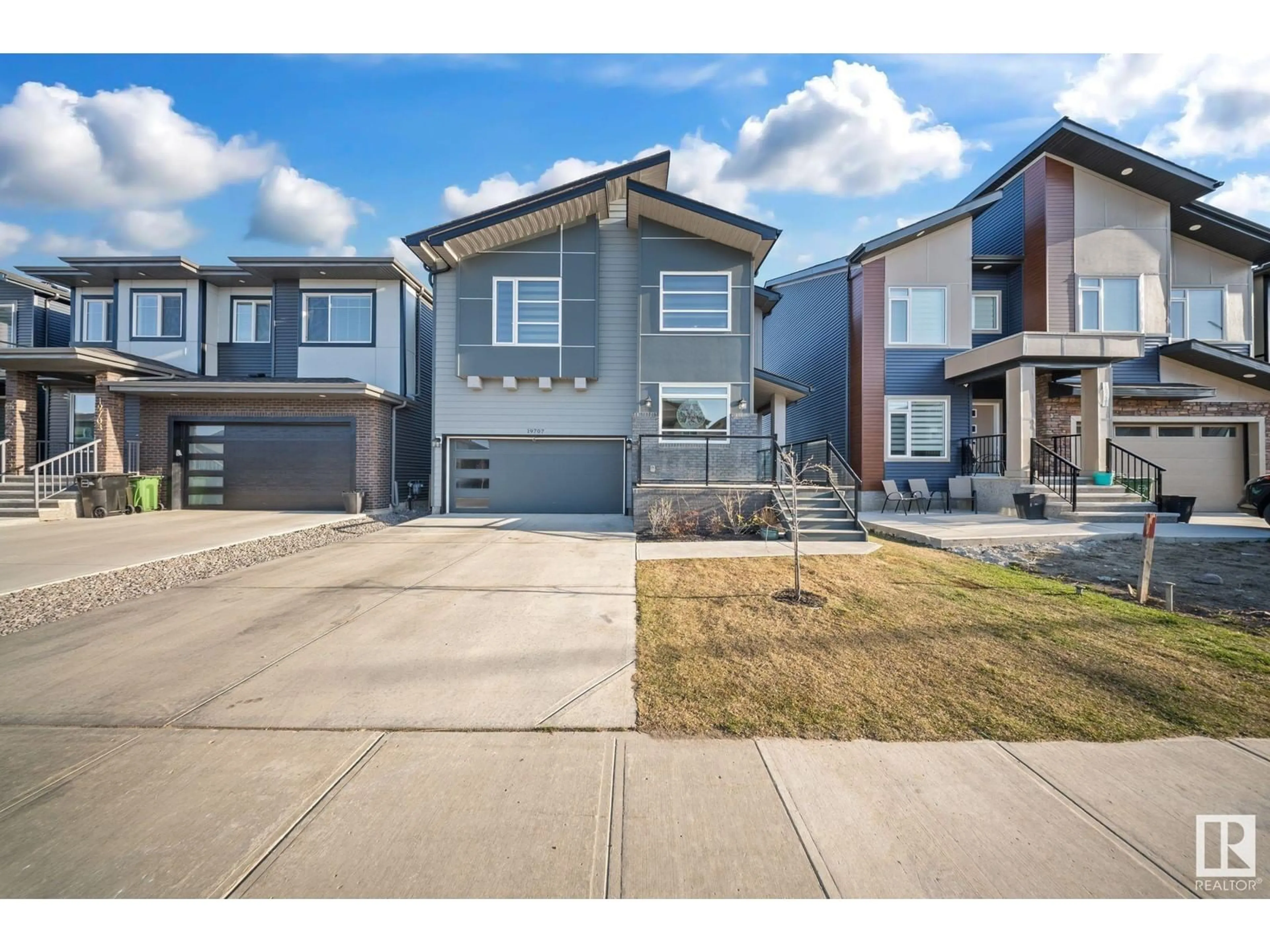 Unknown for 19707 26 AV, Edmonton Alberta T6M0X5