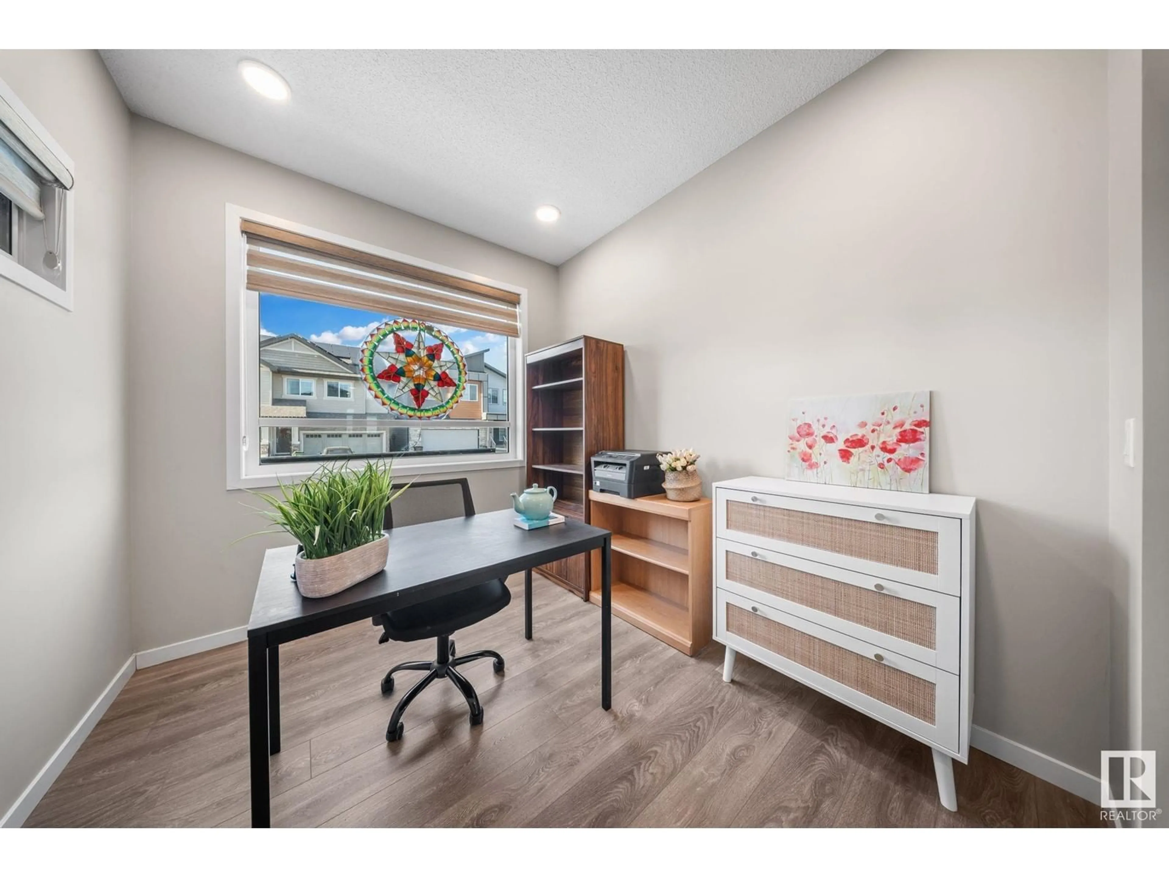 A pic of a room for 19707 26 AV, Edmonton Alberta T6M0X5