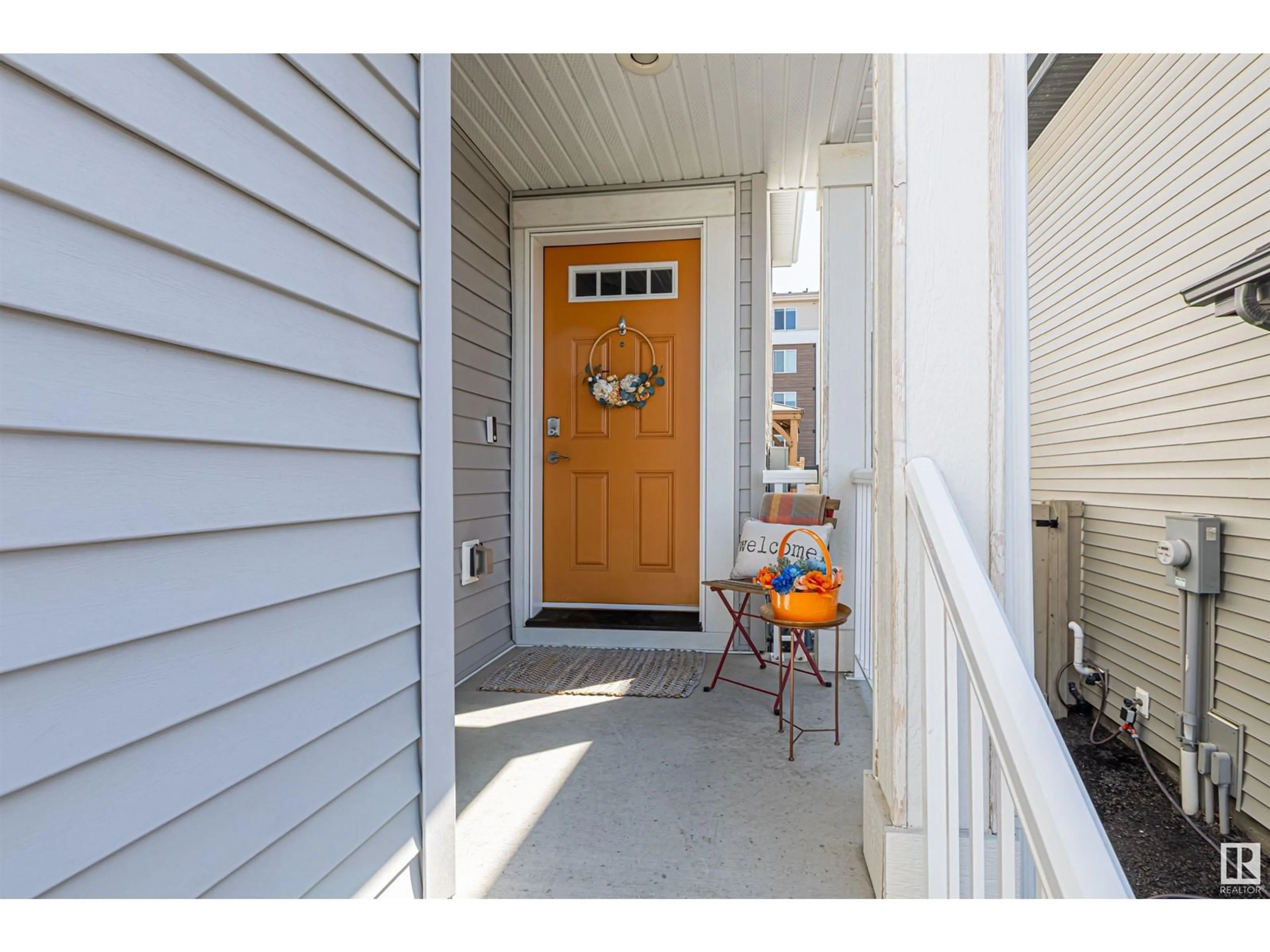 Indoor entryway for 4419 5 ST, Edmonton Alberta T6T0Z9