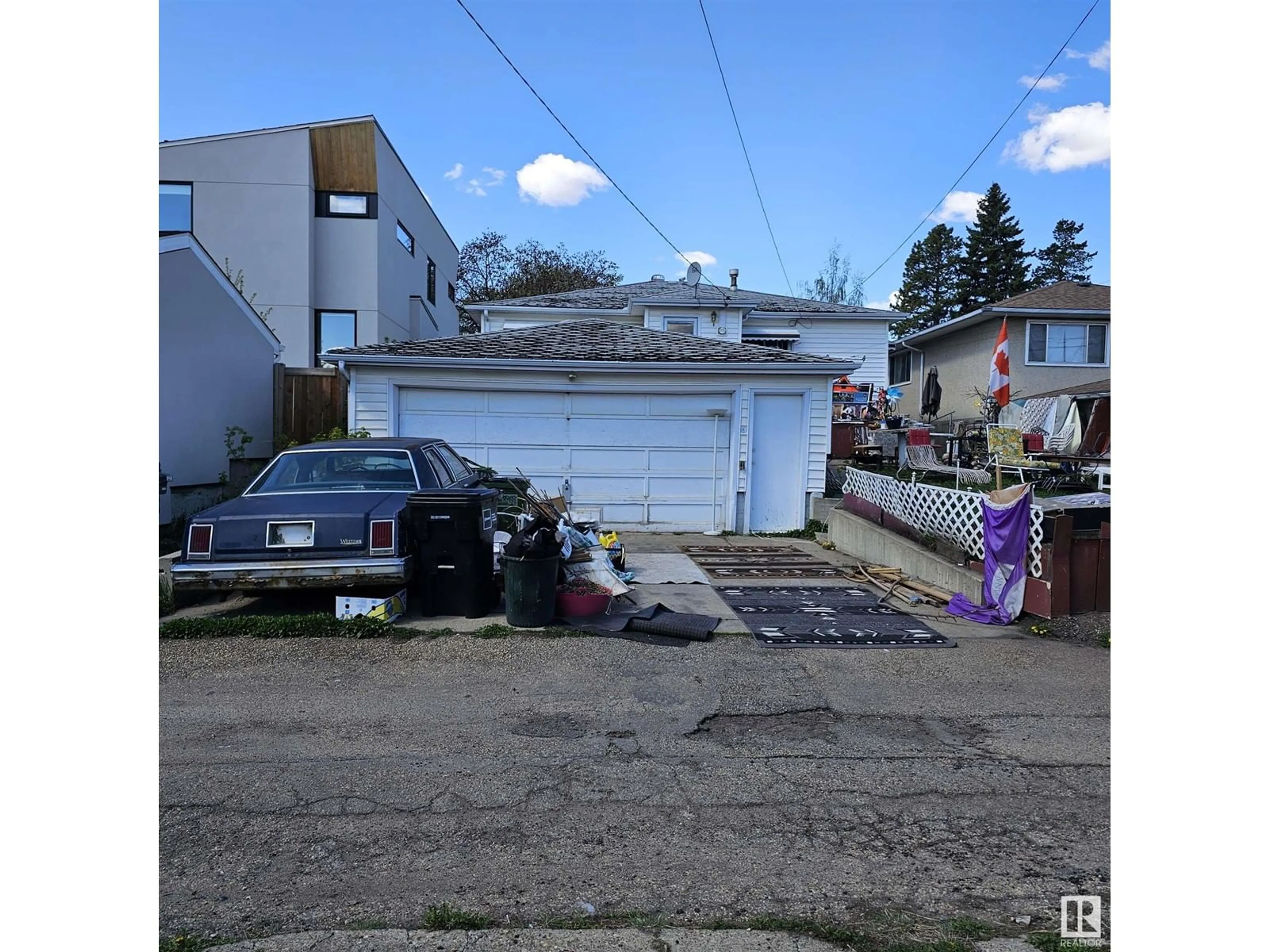 Unknown for 10525 75 ST, Edmonton Alberta T6A2Z6