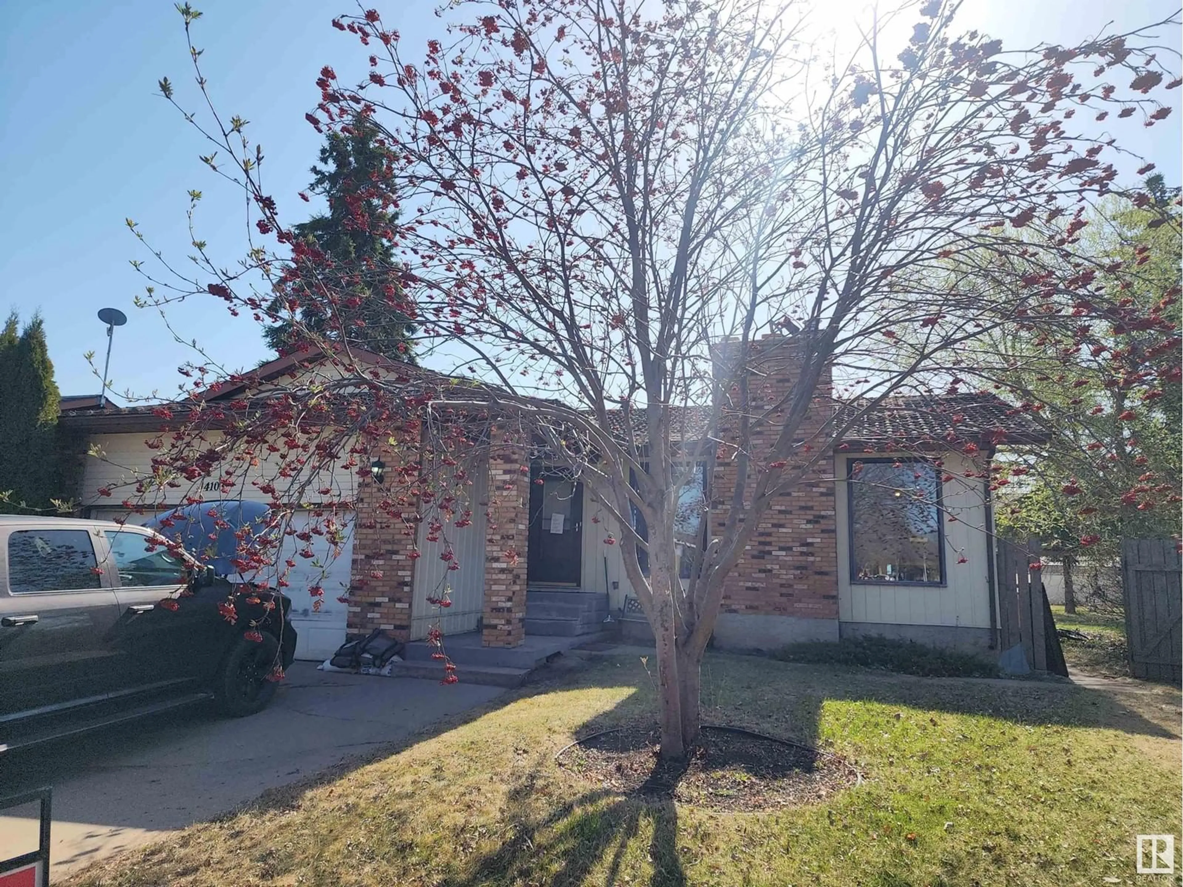 A pic from outside/outdoor area/front of a property/back of a property/a pic from drone, street for 4103 43 ST, Bonnyville Town Alberta T9N1R6