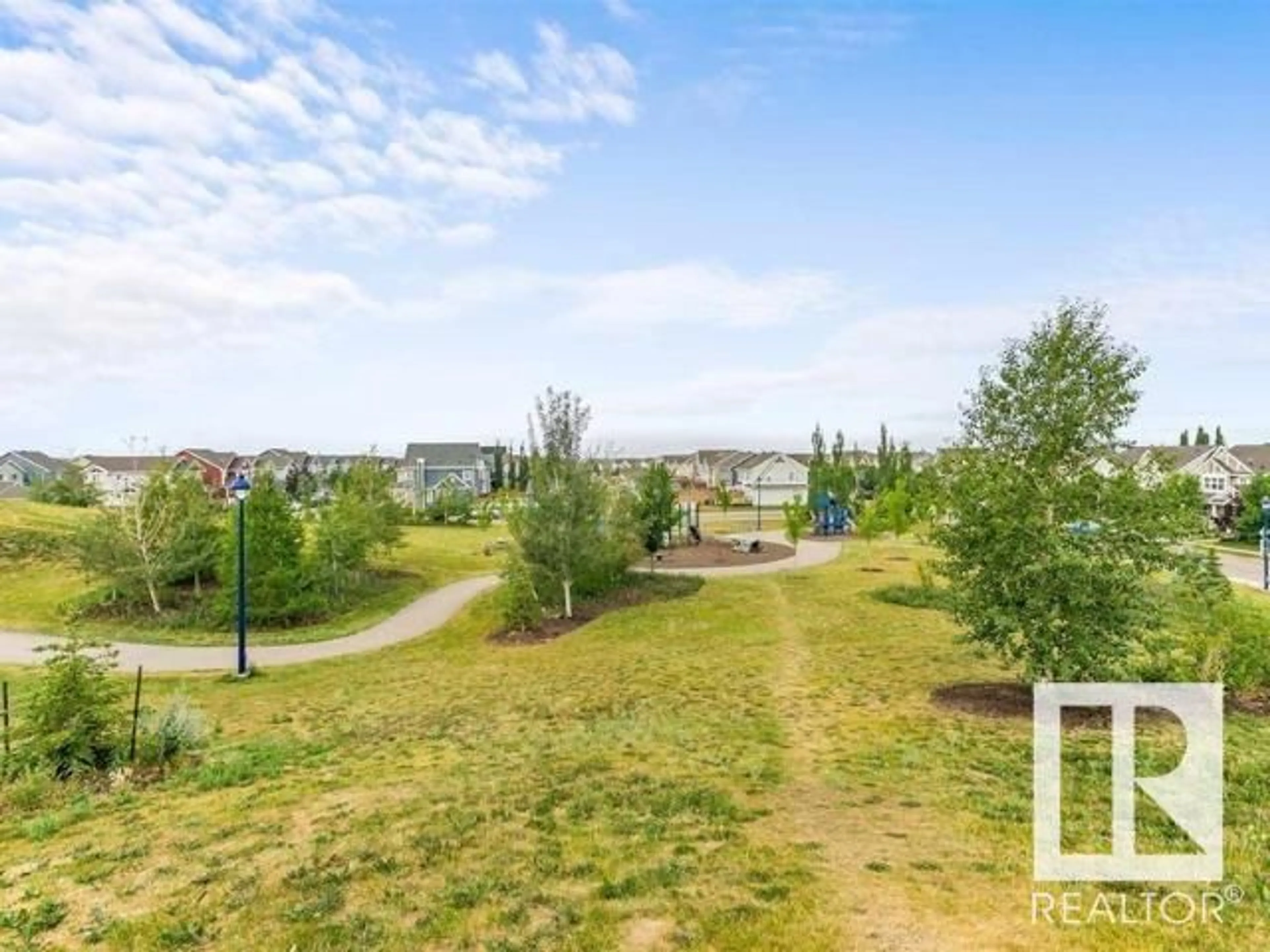 A pic from outside/outdoor area/front of a property/back of a property/a pic from drone, water/lake/river/ocean view for 6929 21A AV, Edmonton Alberta T8B1A4