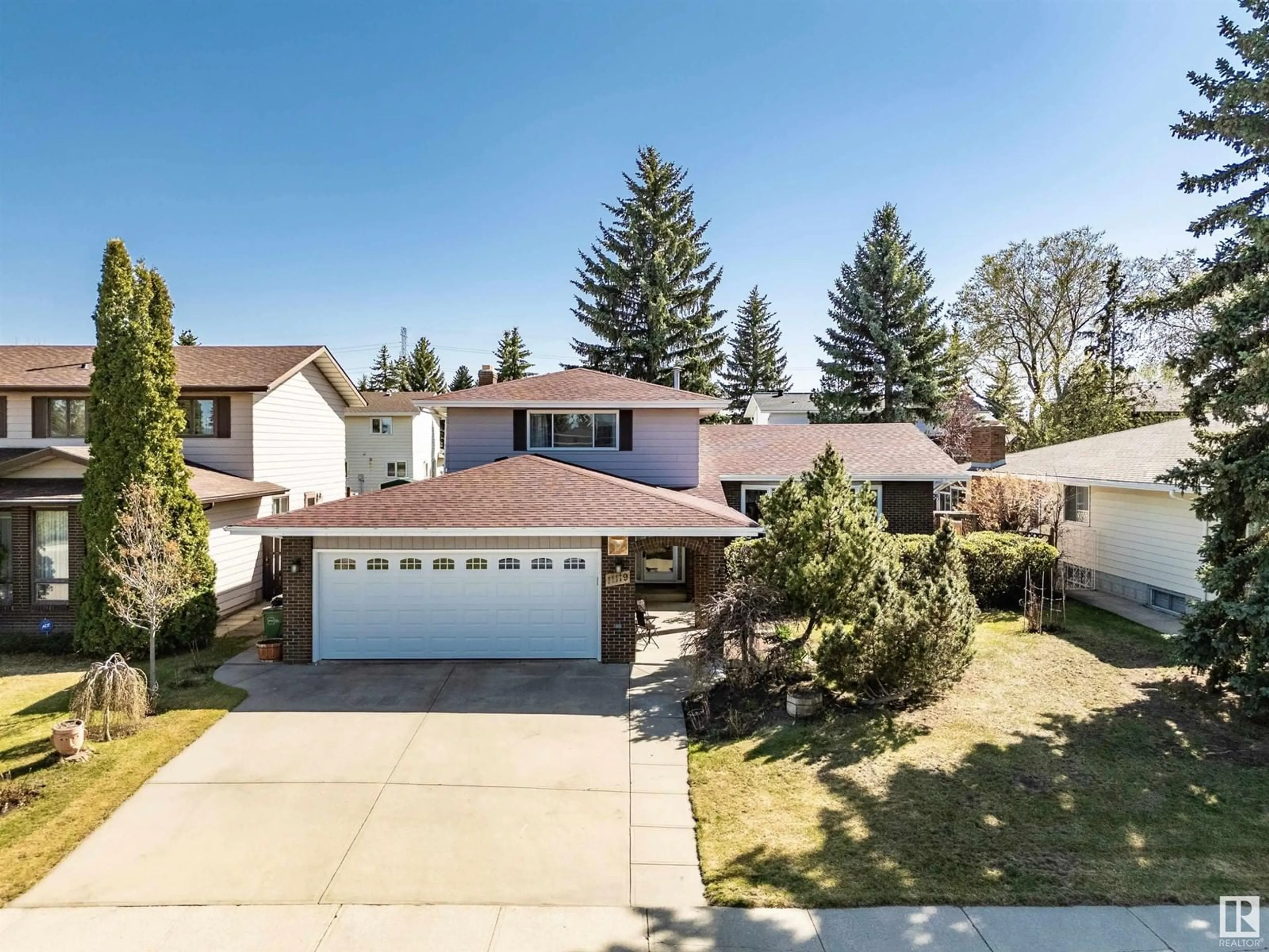 A pic from outside/outdoor area/front of a property/back of a property/a pic from drone, street for 11119 30 AV, Edmonton Alberta T6J3Y7