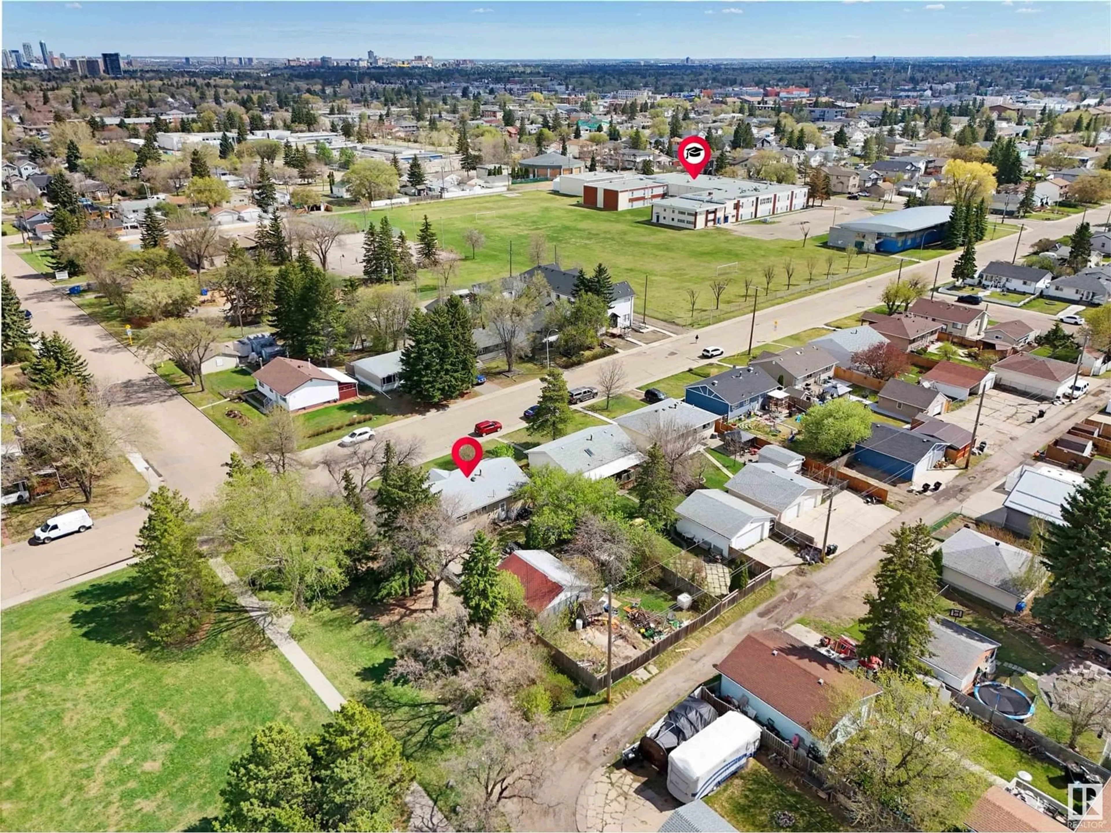 A pic from outside/outdoor area/front of a property/back of a property/a pic from drone, street for NW - 10462 161 ST, Edmonton Alberta T5P3J7