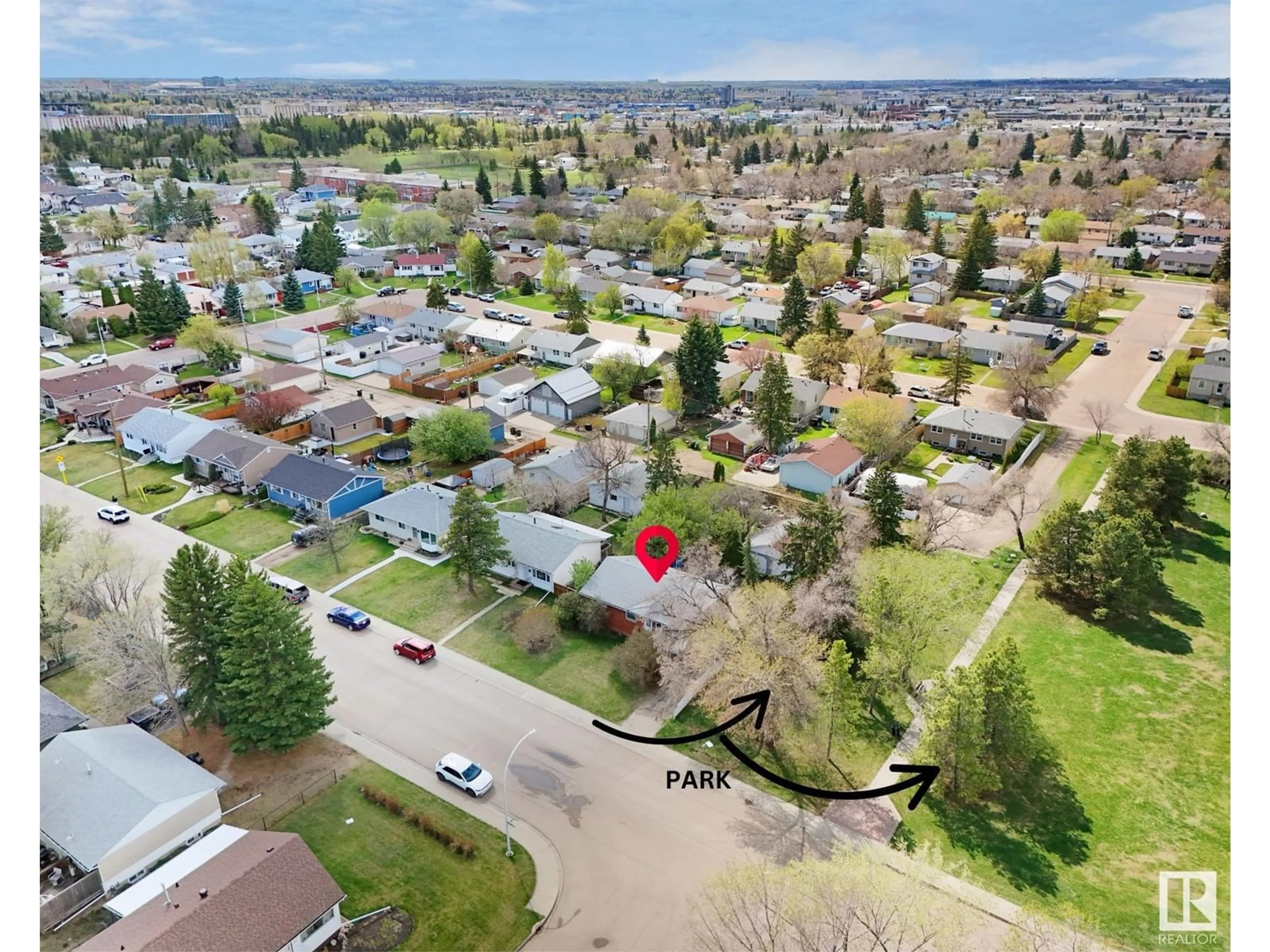 A pic from outside/outdoor area/front of a property/back of a property/a pic from drone, street for NW - 10462 161 ST, Edmonton Alberta T5P3J7