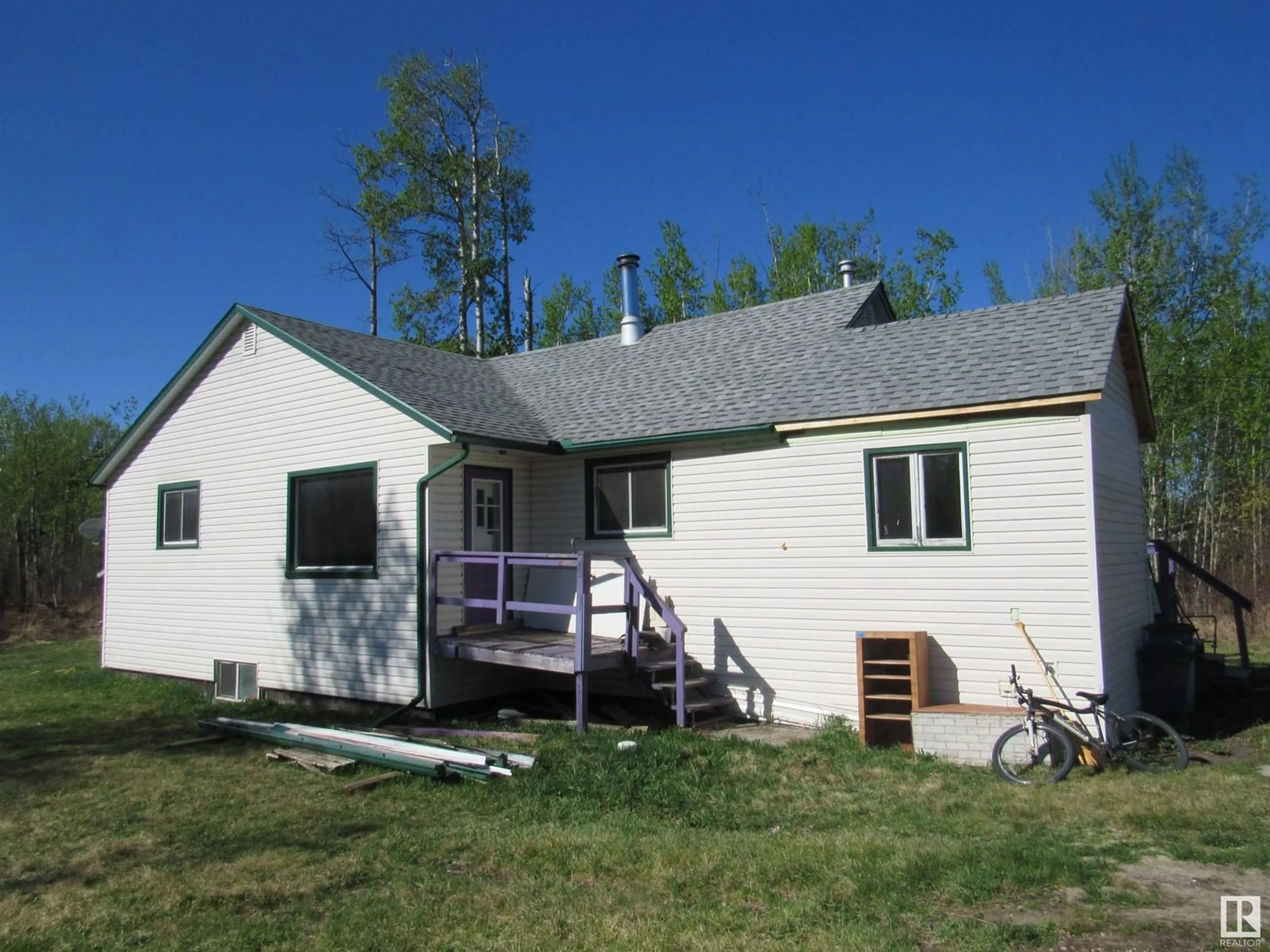 Home with vinyl exterior material, building for 101 57312 RANGE RD 25, Rural Barrhead County Alberta T0E1A0