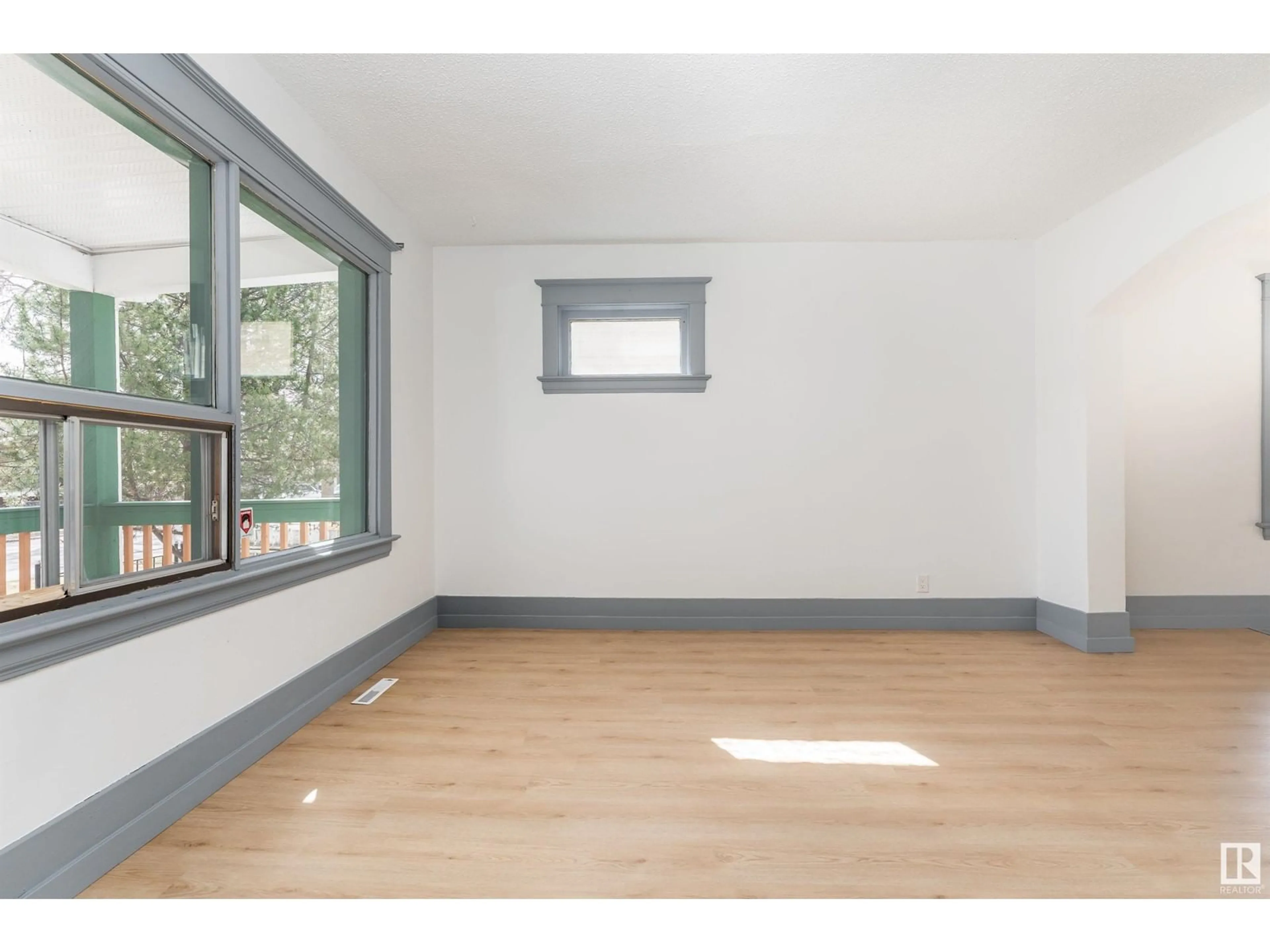 A pic of a room for NW - 11432 93 ST, Edmonton Alberta T5G1C4