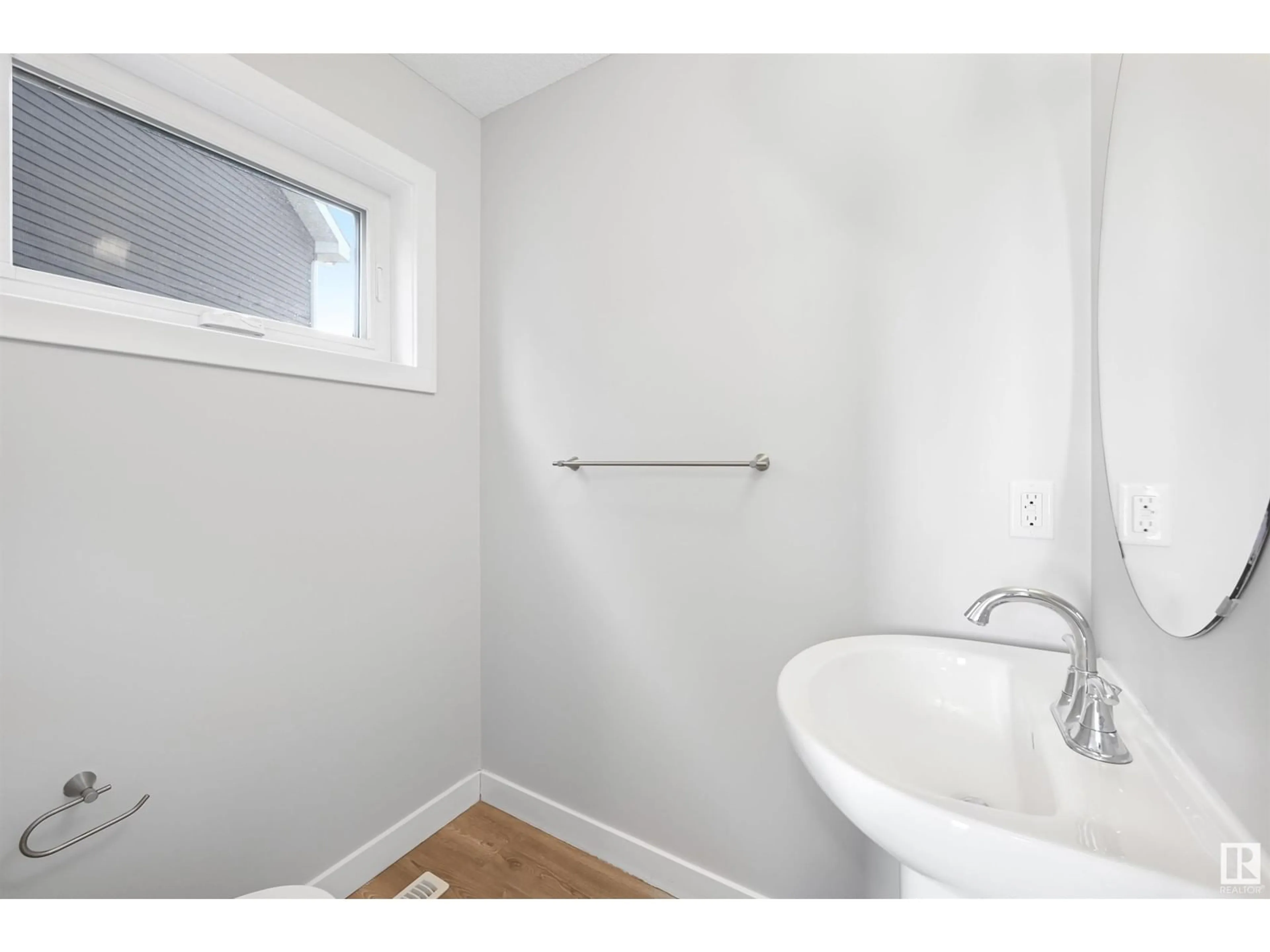 Standard bathroom, unknown for 7084 SOUTH TERWILLEGAR DR, Edmonton Alberta T6R0V1