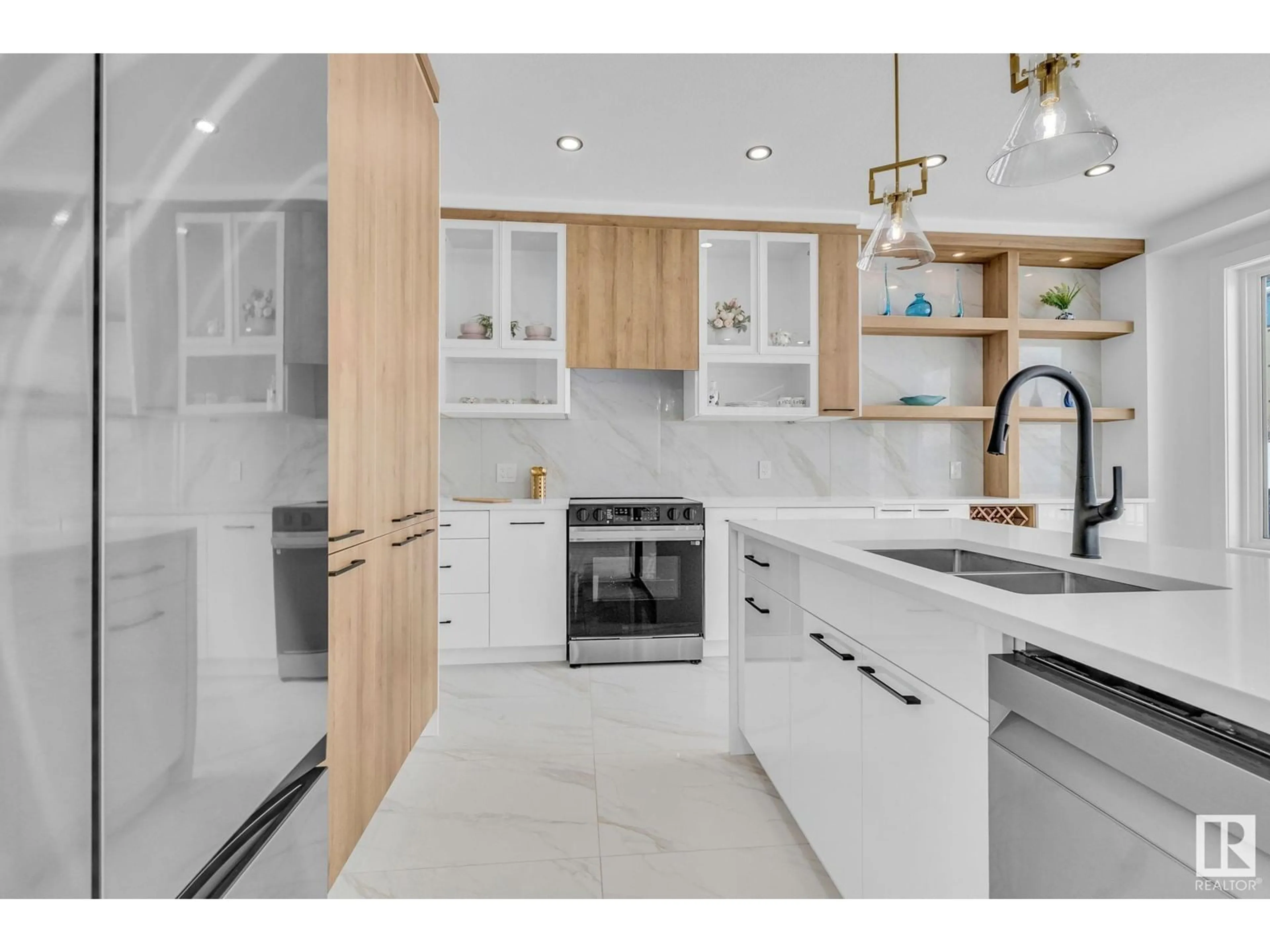 Open concept kitchen, ceramic/tile floor for 146 CREEKSIDE LANE, Leduc Alberta T9E1T1