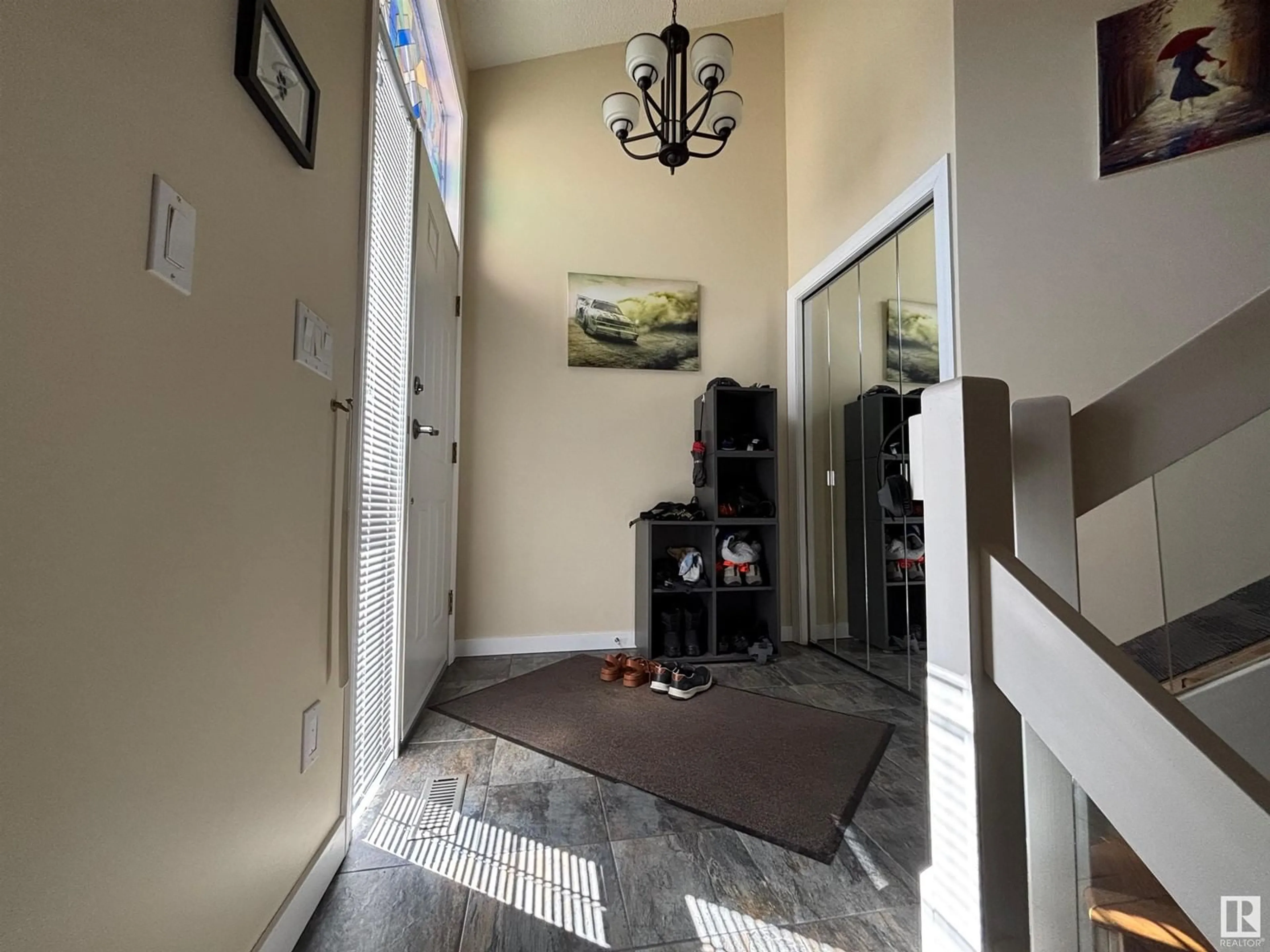 Indoor entryway for 11243 12 AV, Edmonton Alberta T6J6V6