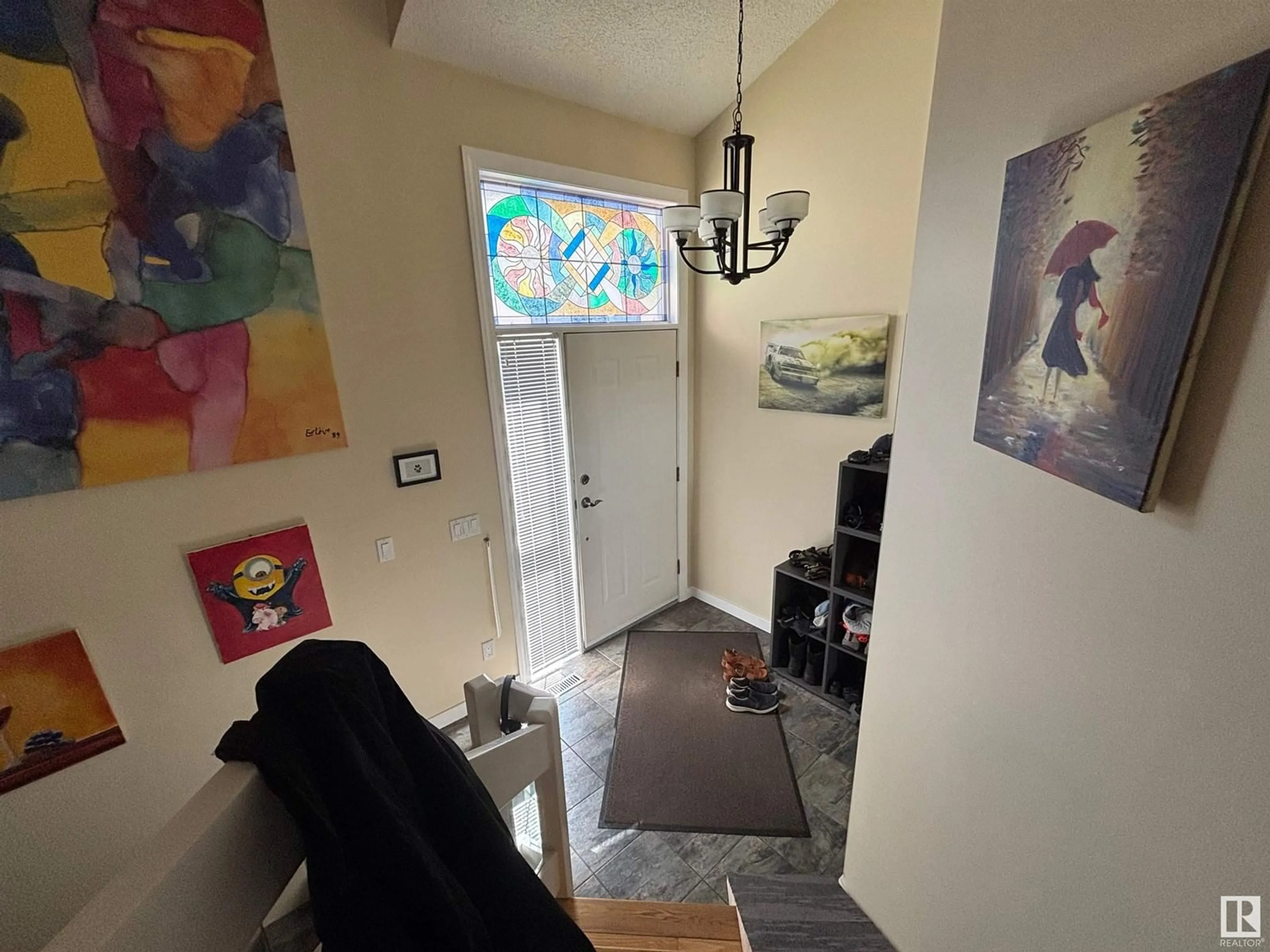 Indoor entryway for 11243 12 AV, Edmonton Alberta T6J6V6