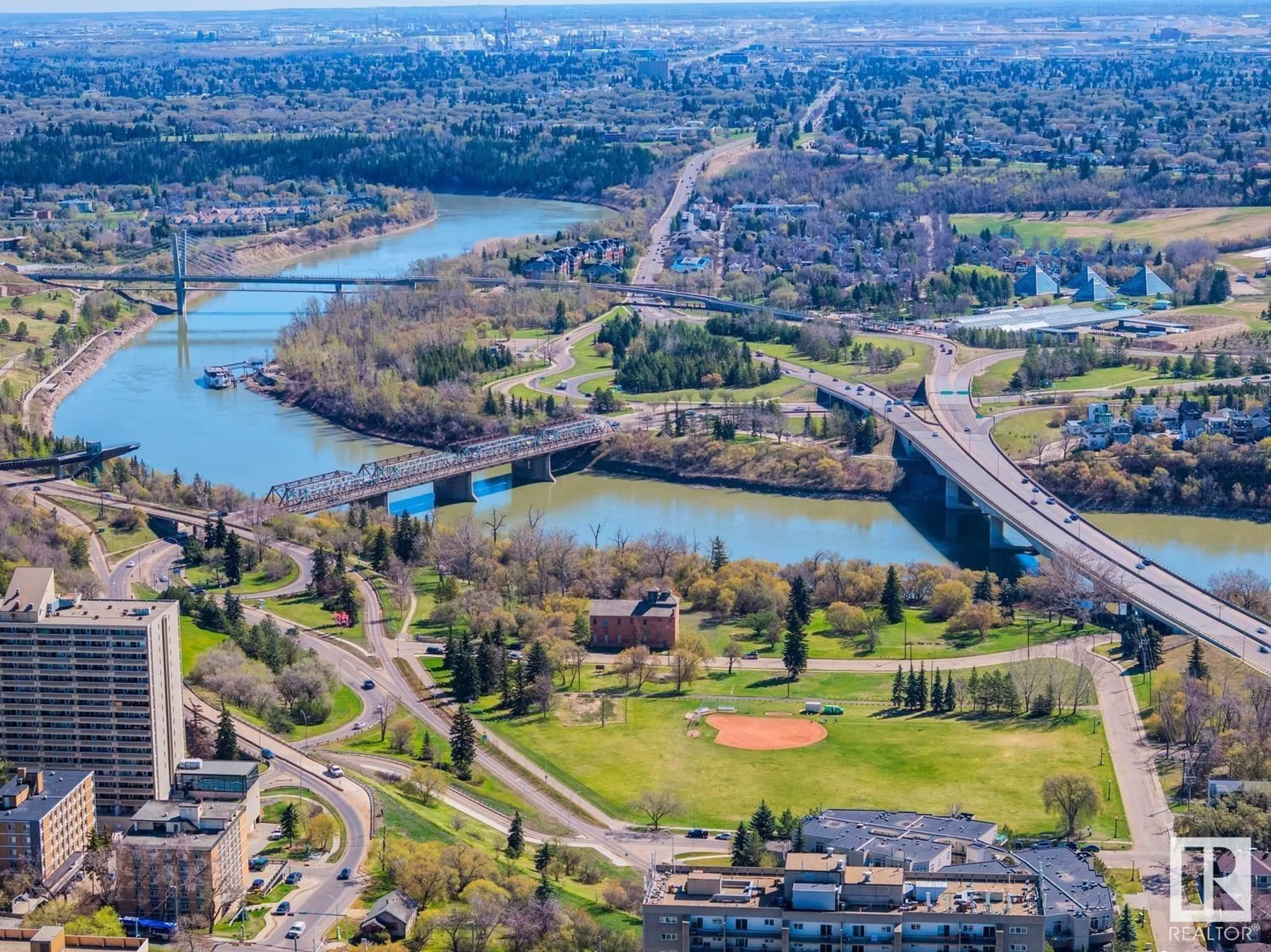 A pic from outside/outdoor area/front of a property/back of a property/a pic from drone, water/lake/river/ocean view for 906 - 9819 104 ST, Edmonton Alberta T5K0Y8