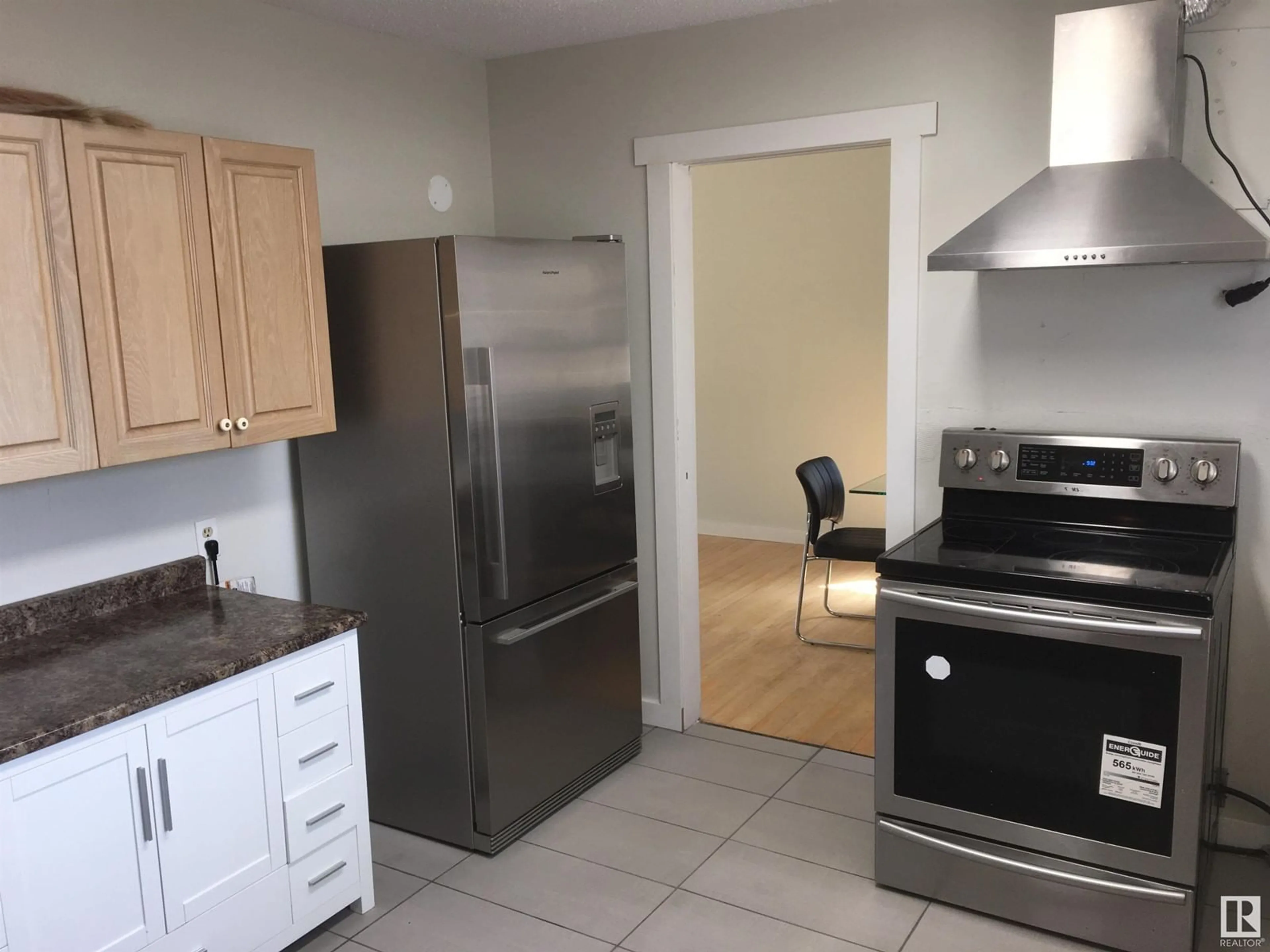 Standard kitchen, unknown for 3803 132 AV, Edmonton Alberta T5A3E6