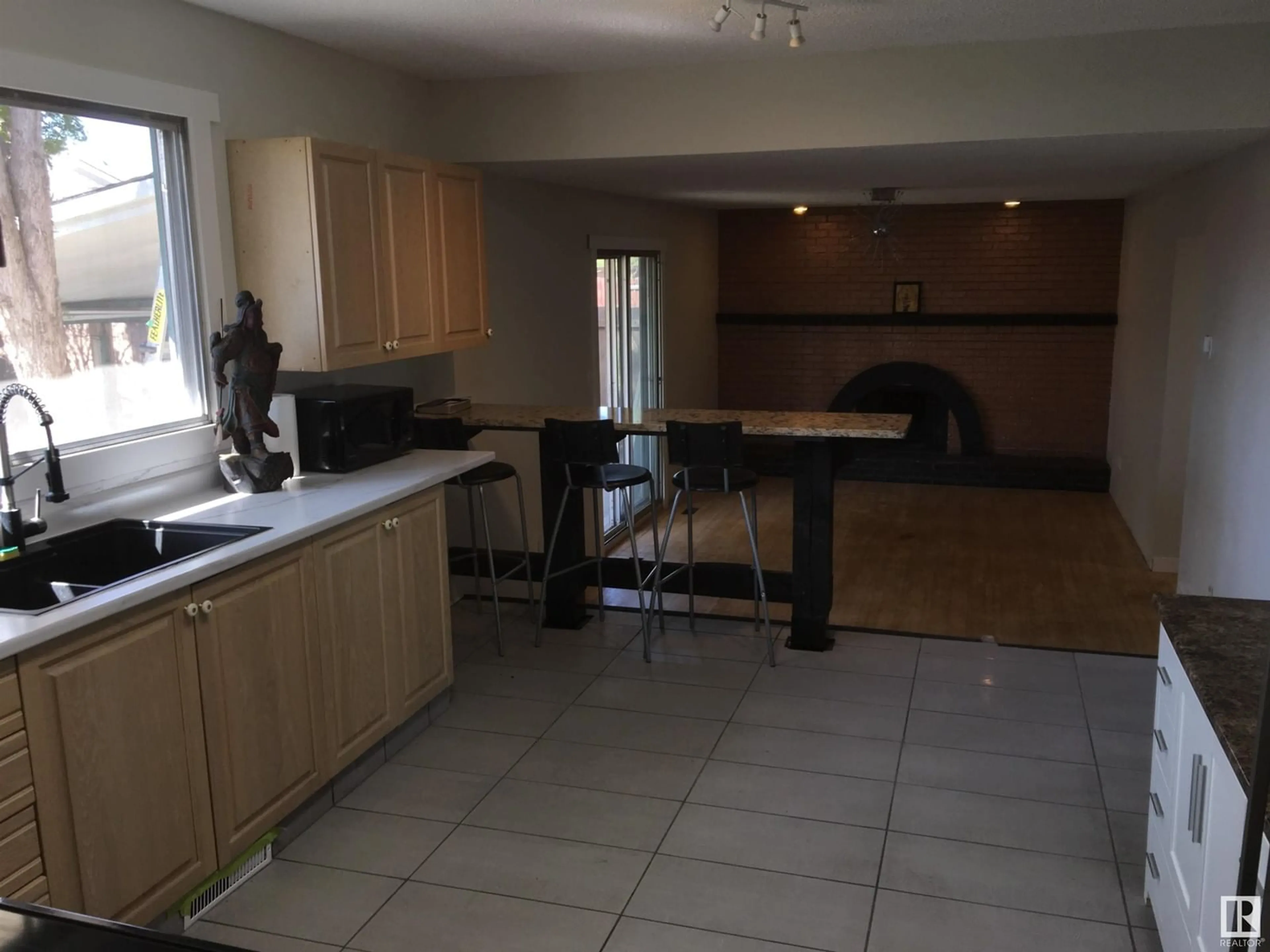 Unknown for 3803 132 AV, Edmonton Alberta T5A3E6