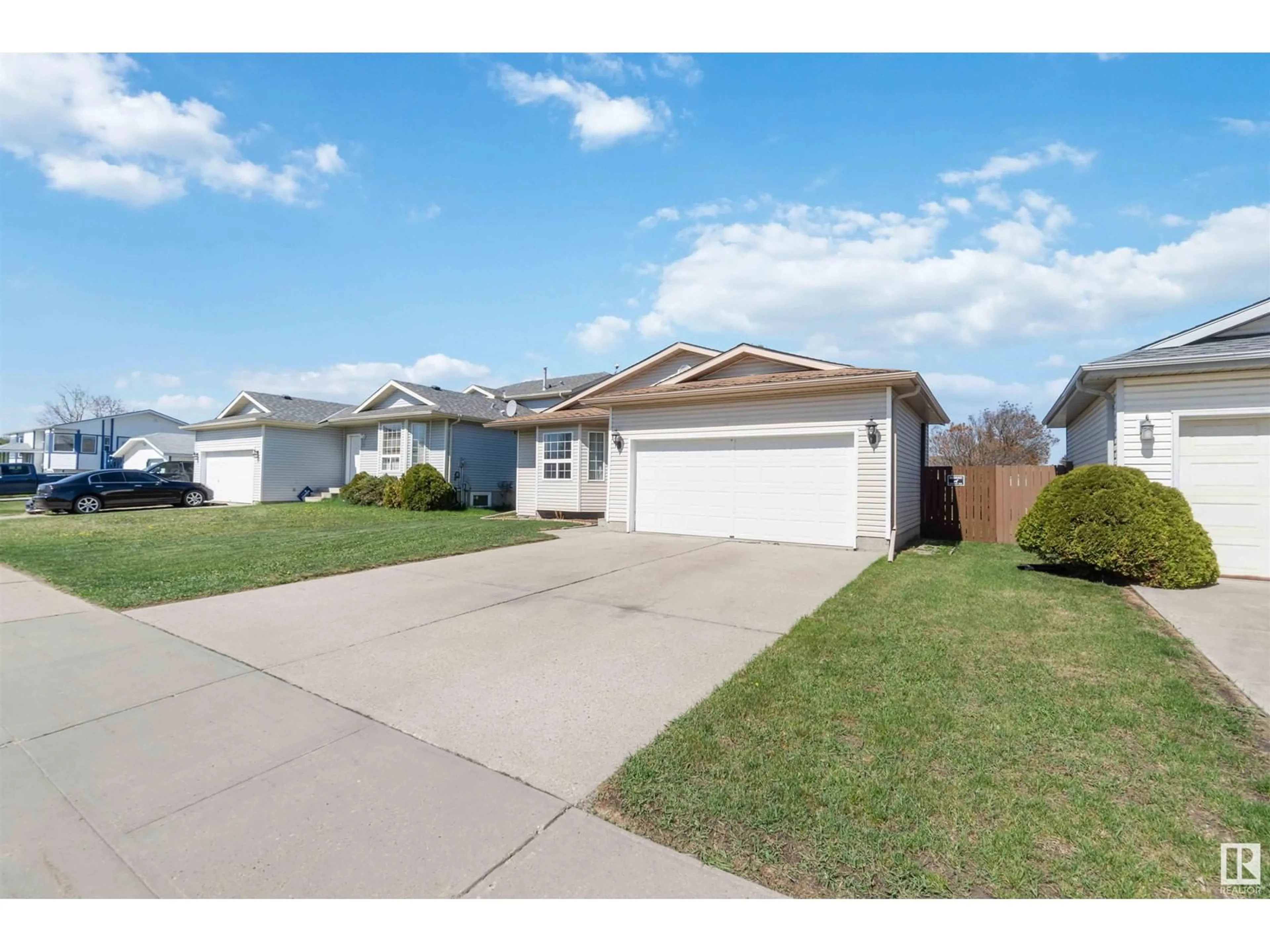 Unknown for 112 LUNNON DR, Gibbons Alberta T0A1N0