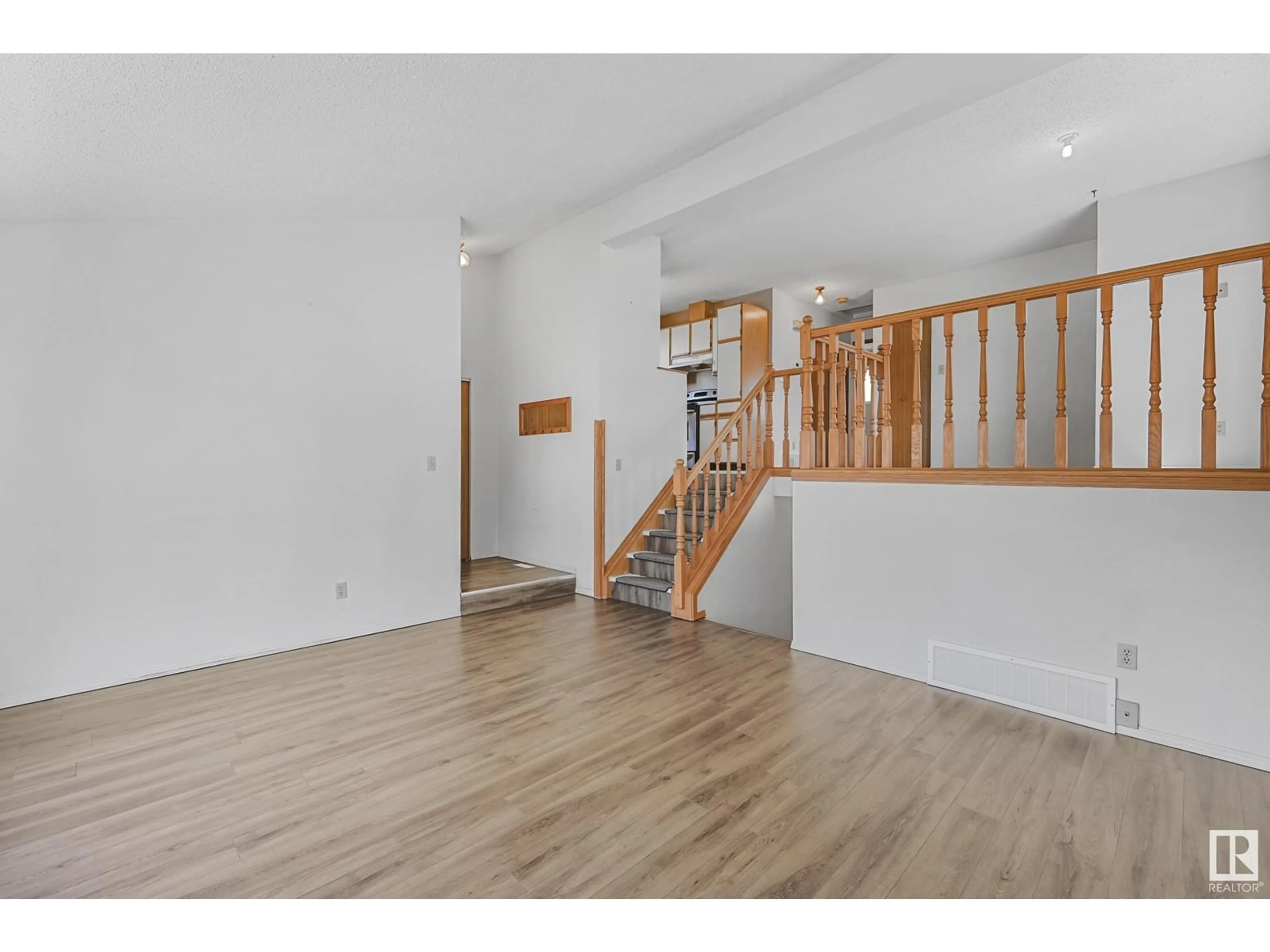 Unknown for 114 KINISKI CR, Edmonton Alberta T6L5A9