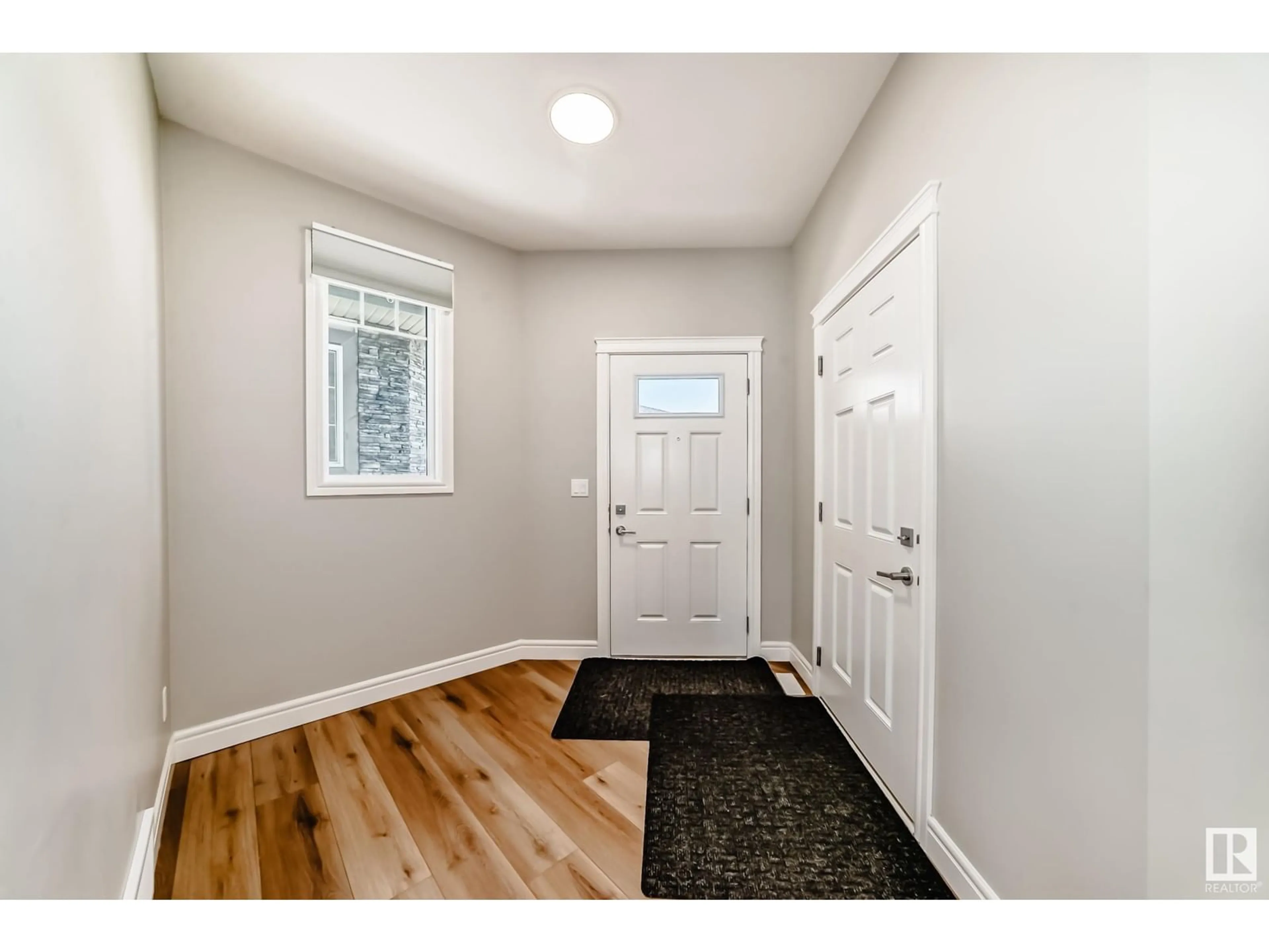 Indoor entryway for SW - 16216 19 AV, Edmonton Alberta T6W5C6