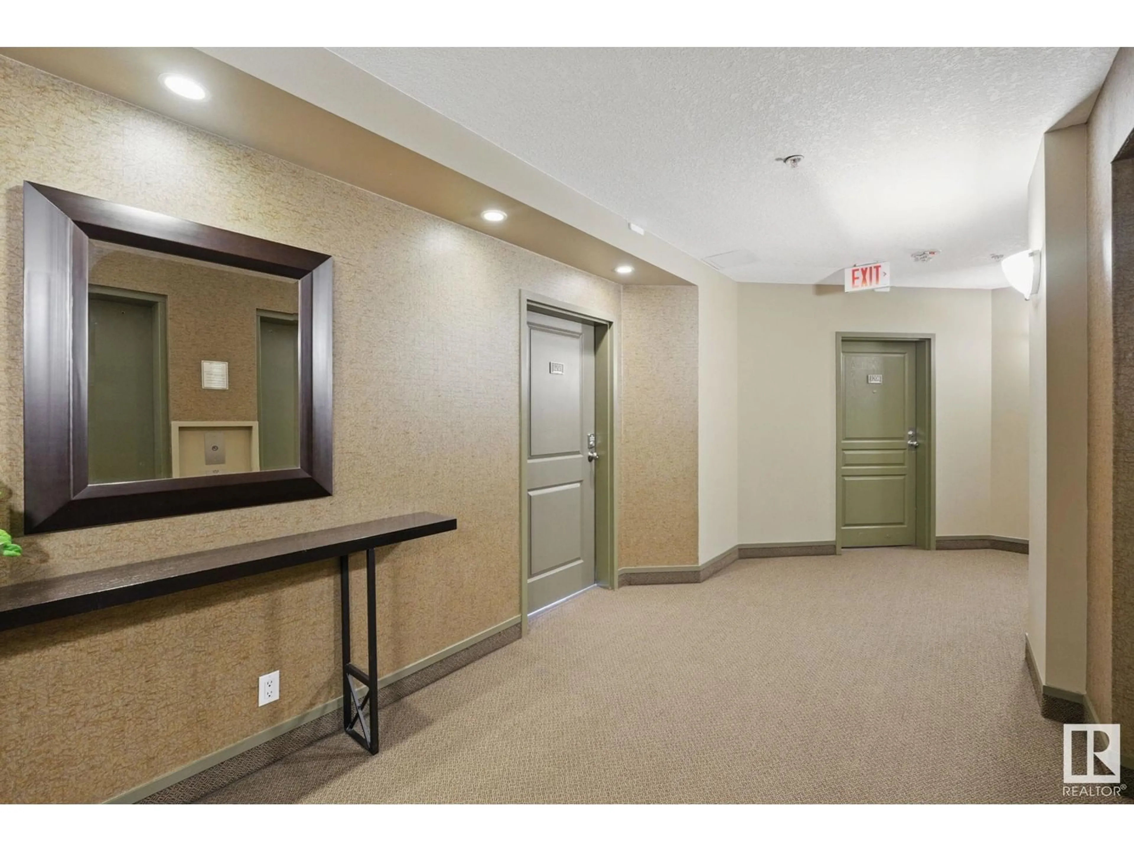 Indoor foyer for NW - 1201 10319 ST, Edmonton Alberta T5K0A2