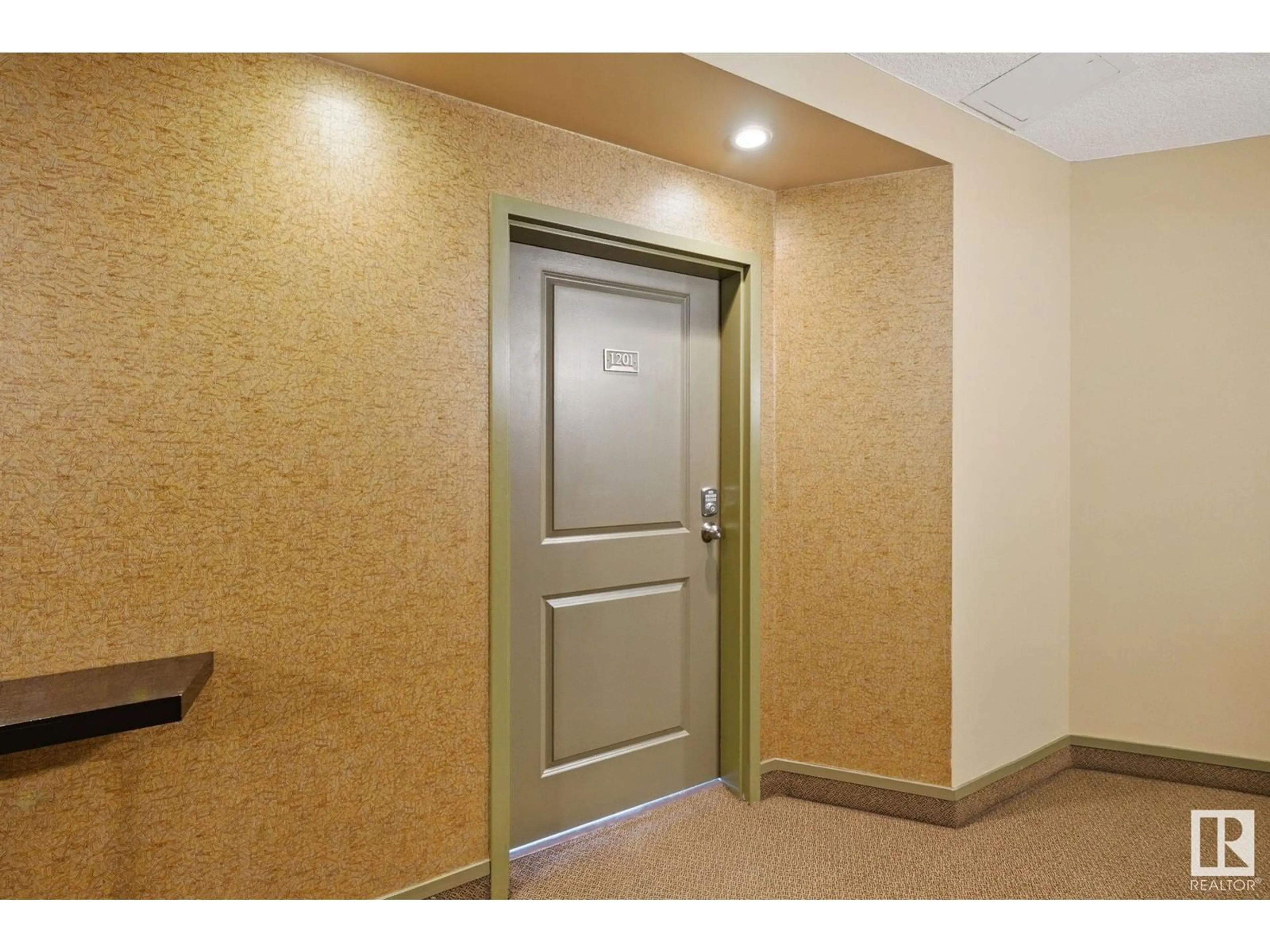 Indoor foyer for NW - 1201 10319 ST, Edmonton Alberta T5K0A2
