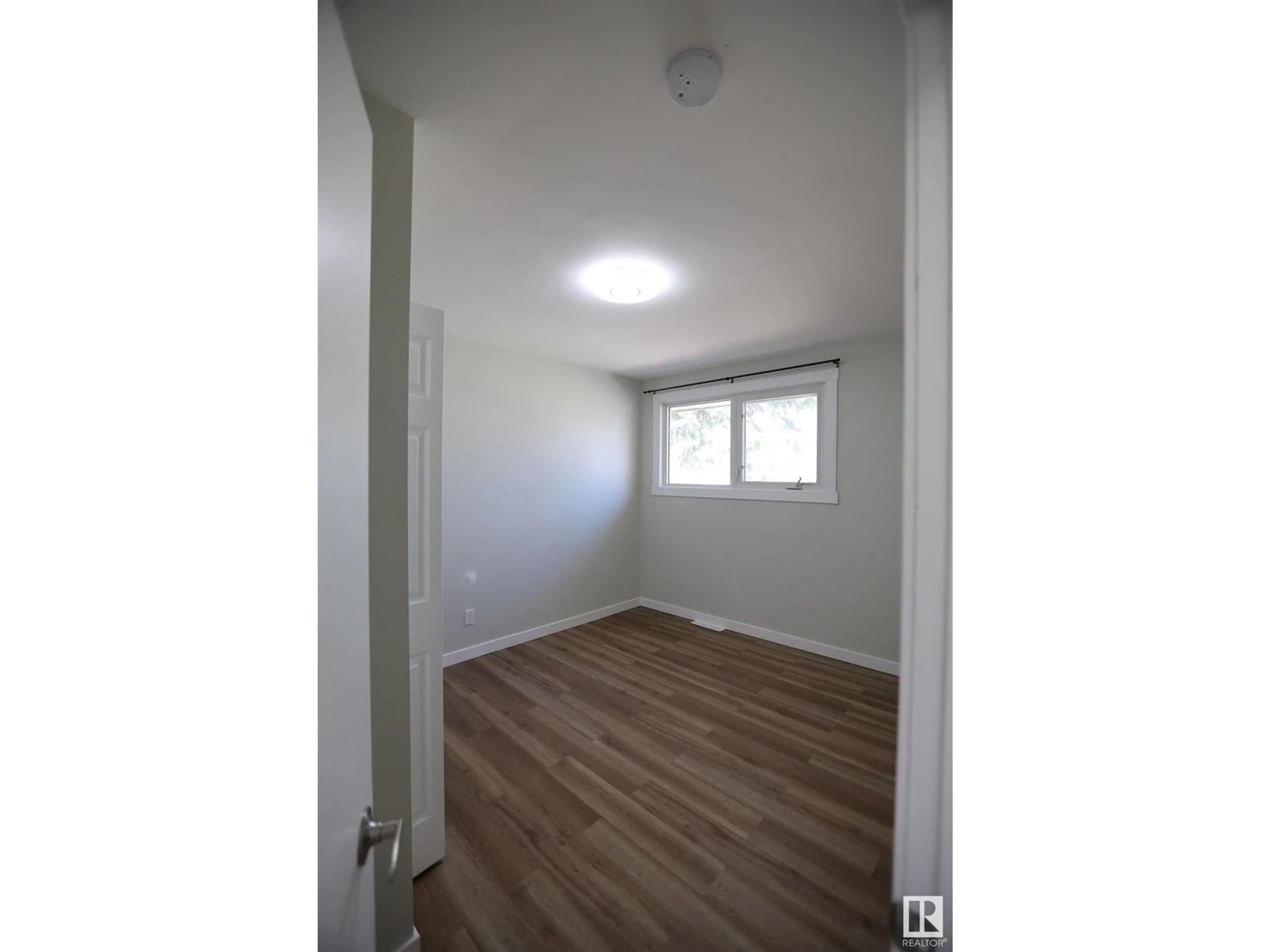 A pic of a room for 13419 124 AV, Edmonton Alberta T5L3A4