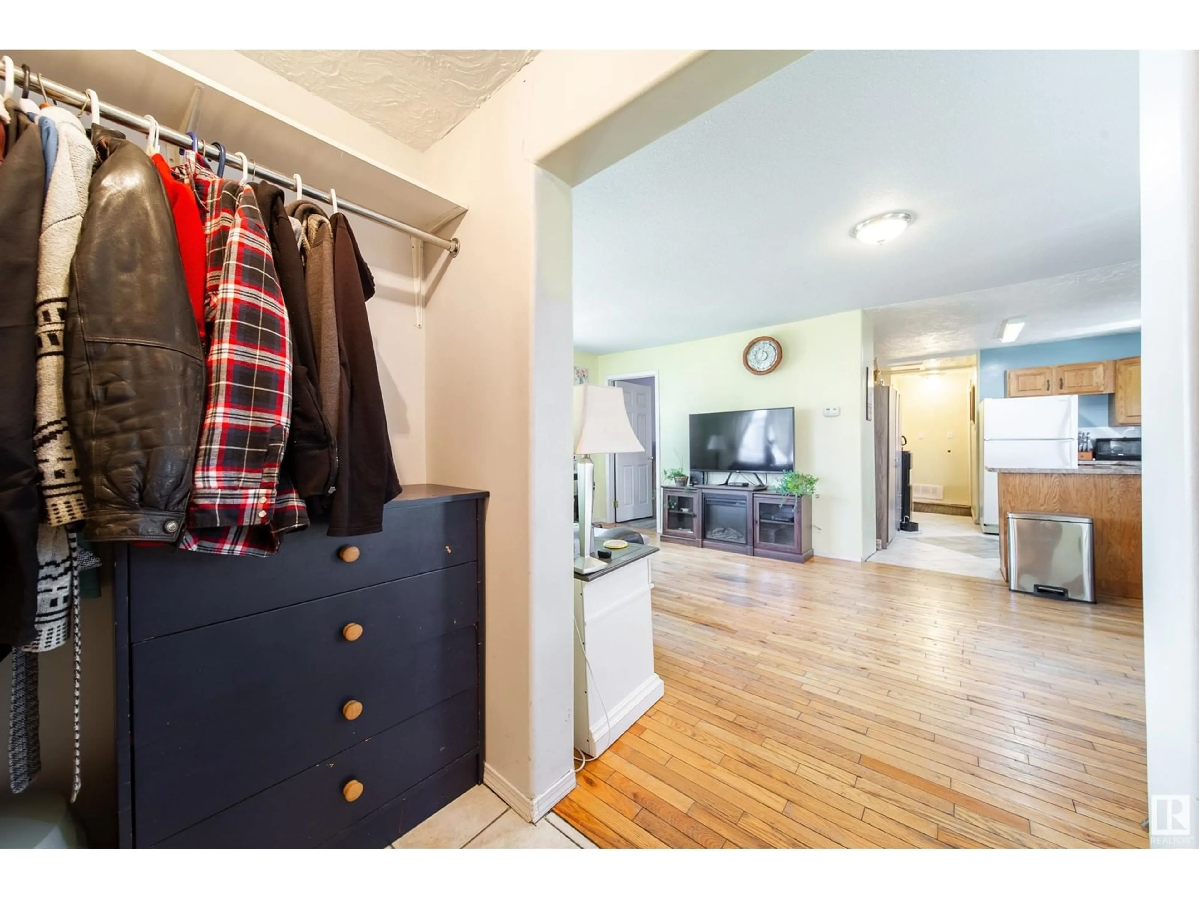 Indoor entryway for 4807 51 ST, Rural Lac Ste. Anne County Alberta T0E0A0