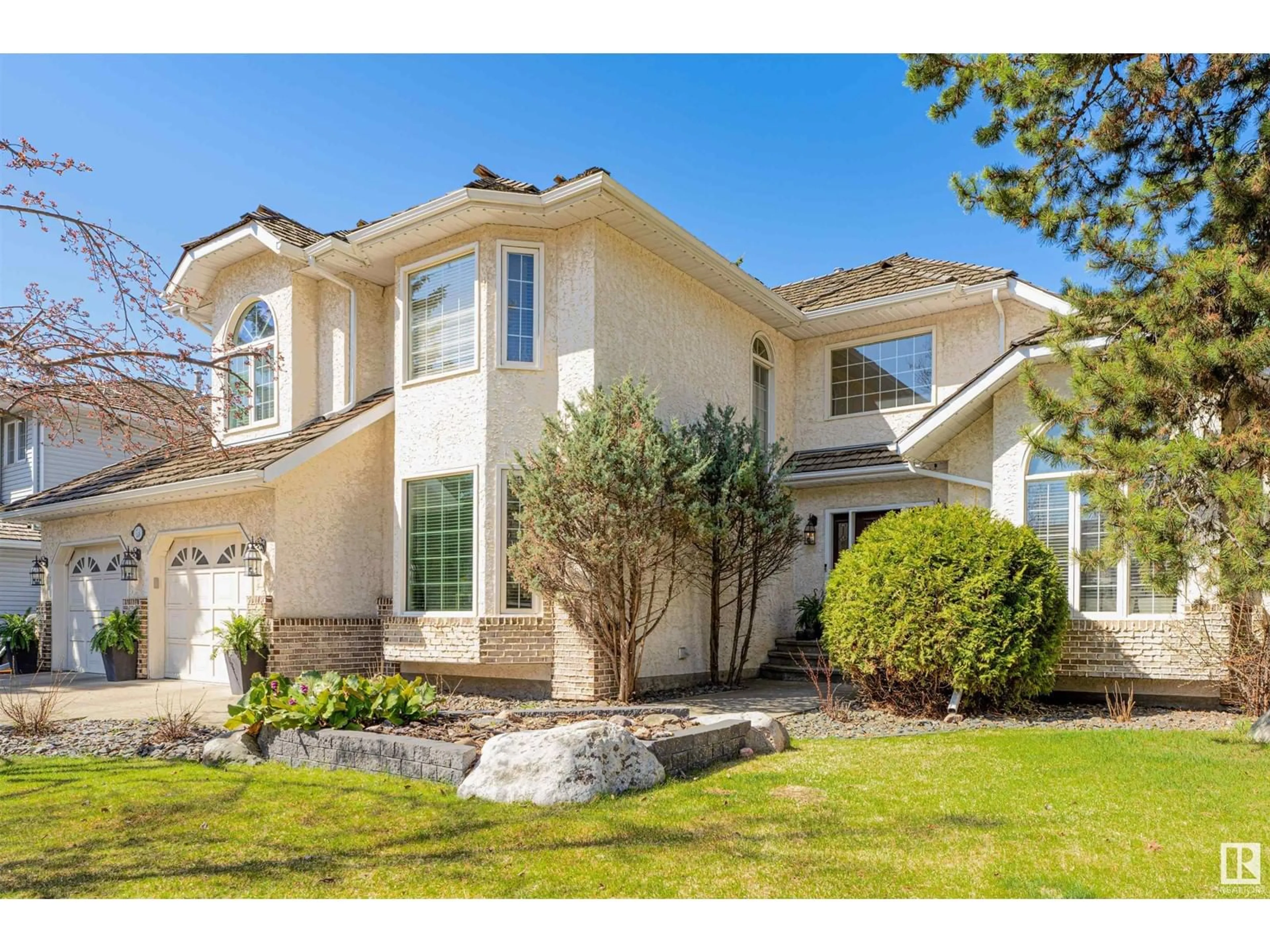 Home with vinyl exterior material, street for 13 EASTBOURNE CL, St. Albert Alberta T8N5N5