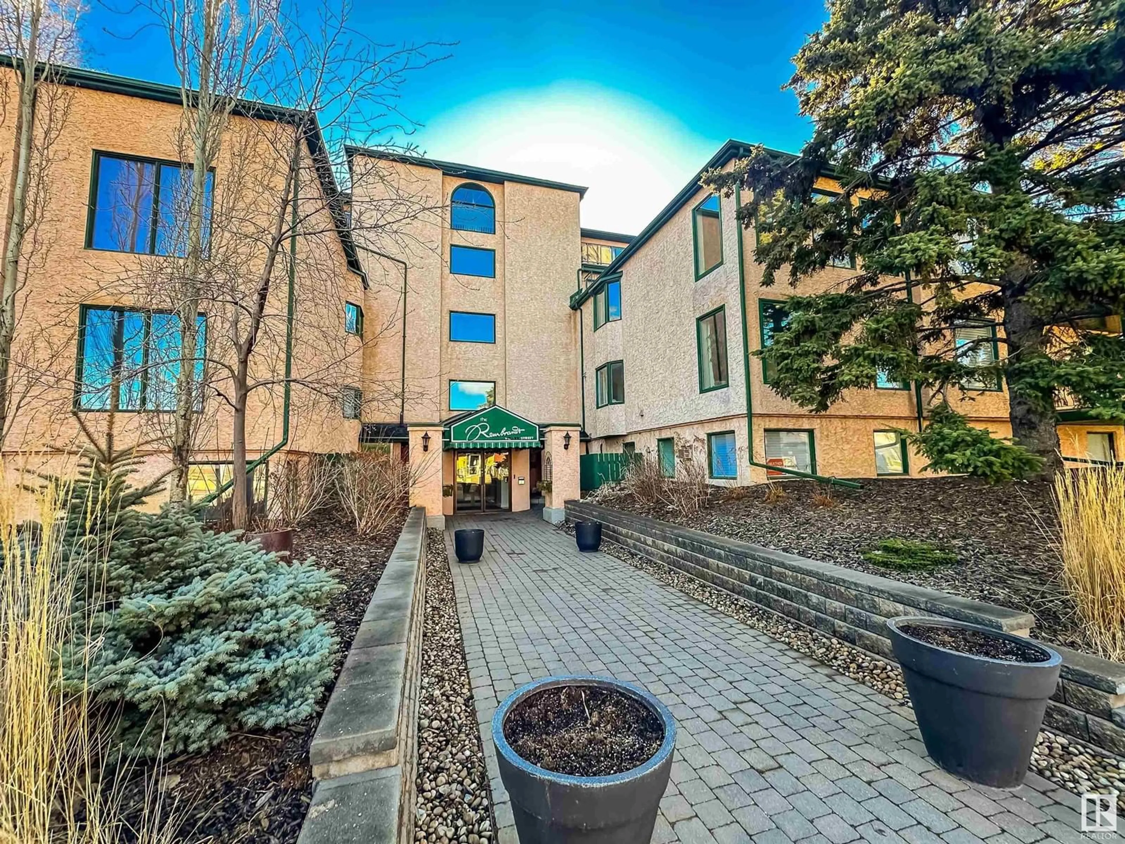 Patio, building for #303 - 9131 99 ST, Edmonton Alberta T6E3V9