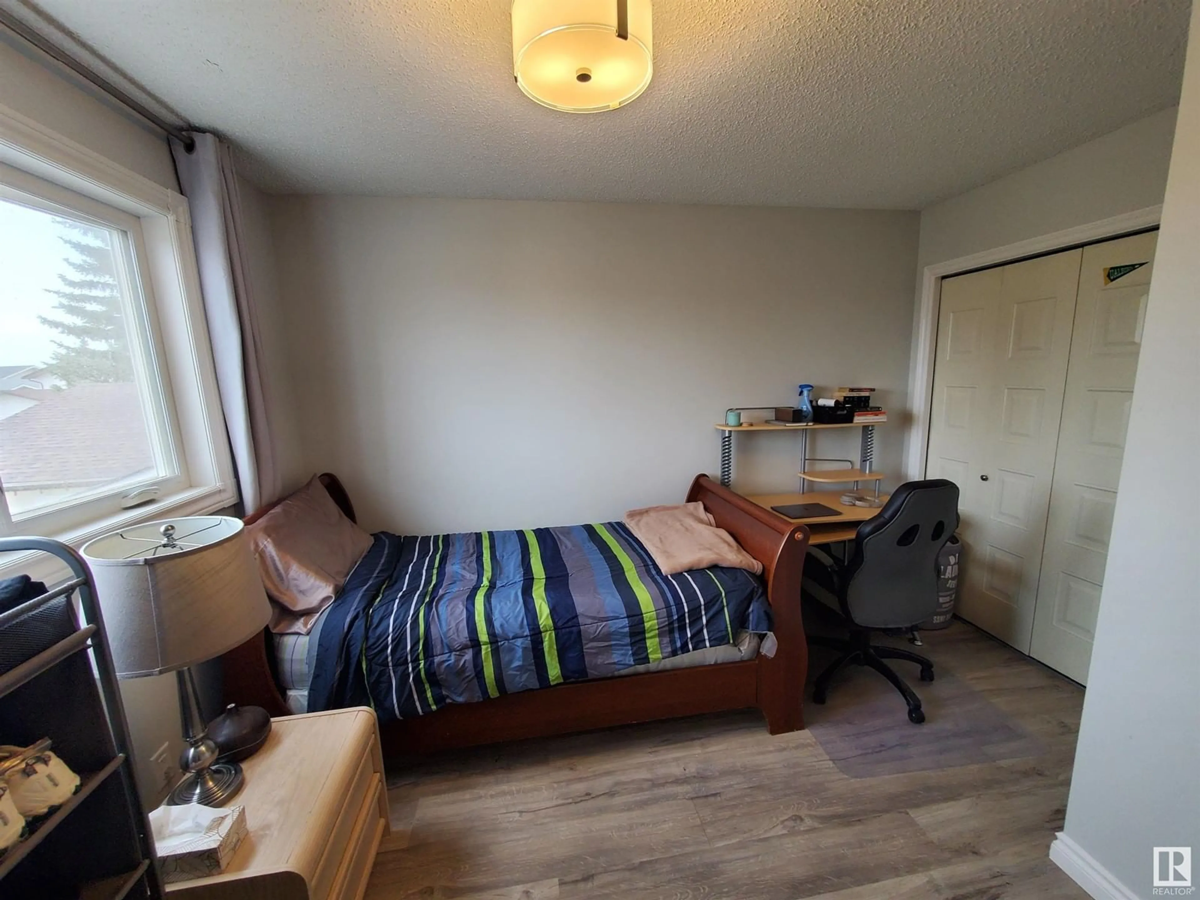 A pic of a room for 8507 152B AV, Edmonton Alberta T5E5V7