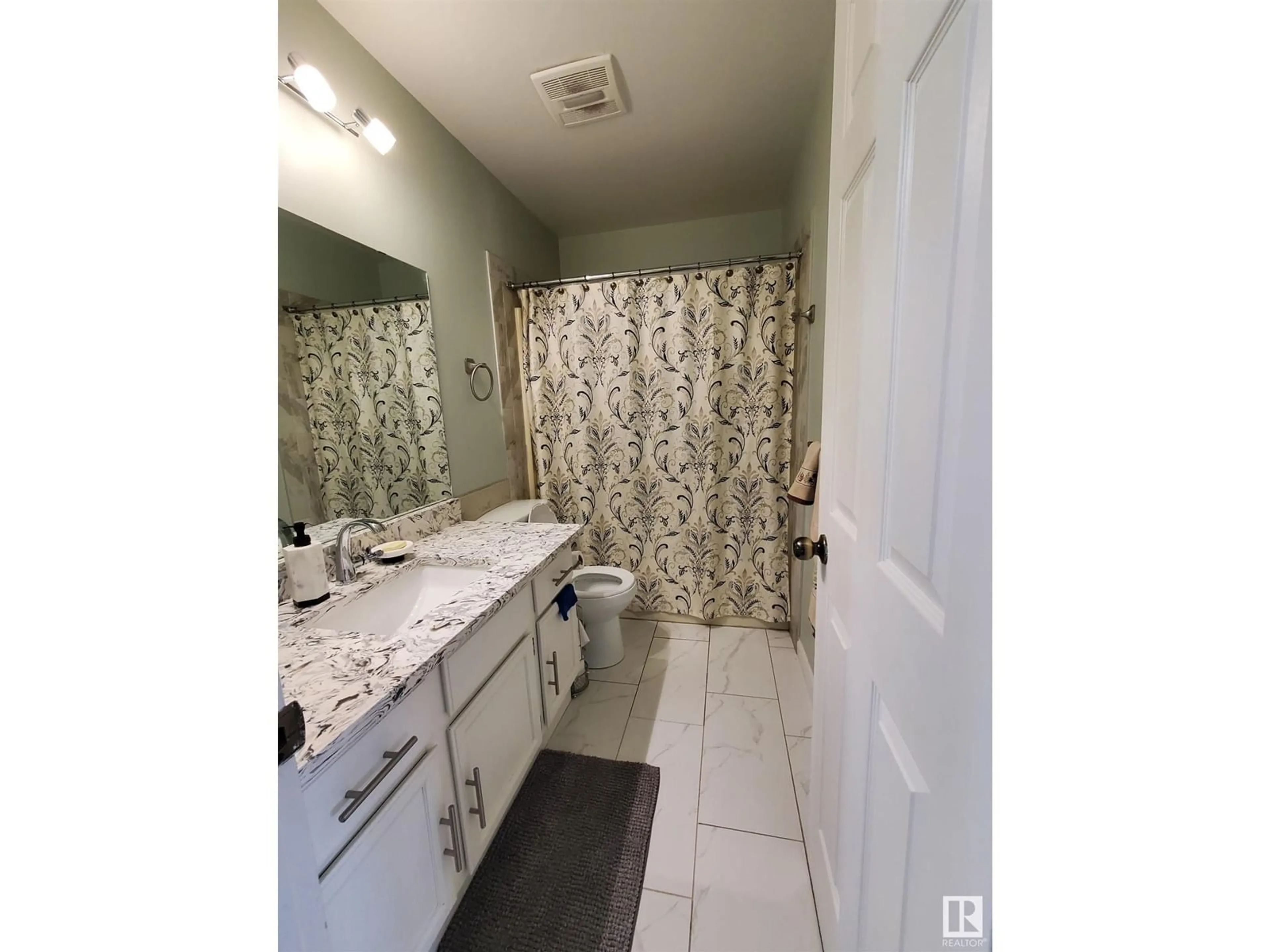 Standard bathroom, unknown for 8507 152B AV, Edmonton Alberta T5E5V7