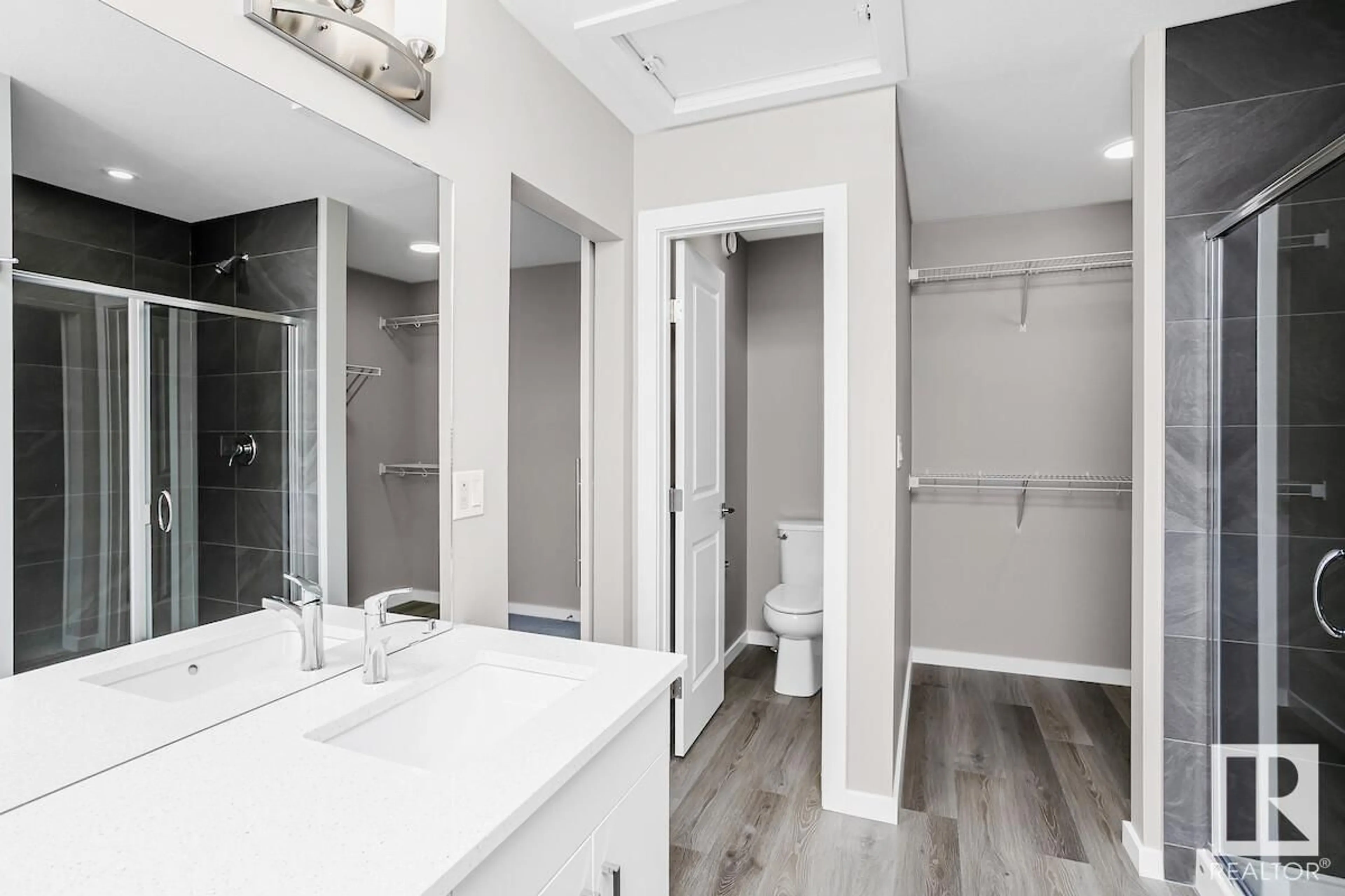 Standard bathroom, ceramic/tile floor for 2647 5 AV, Edmonton Alberta T6X3H9