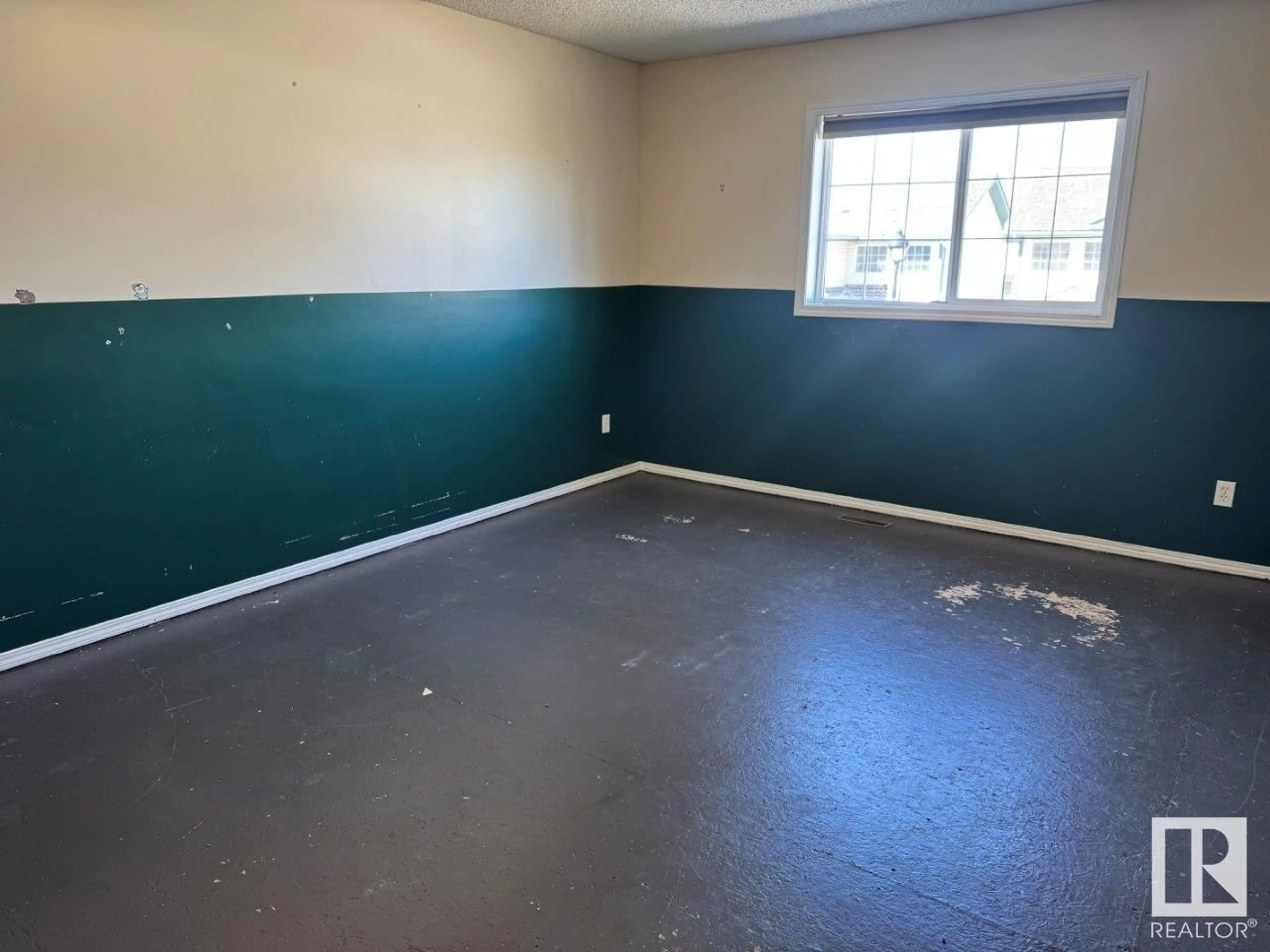 A pic of a room for #9 - 211 BLACKBURN DR, Edmonton Alberta T6W1C8
