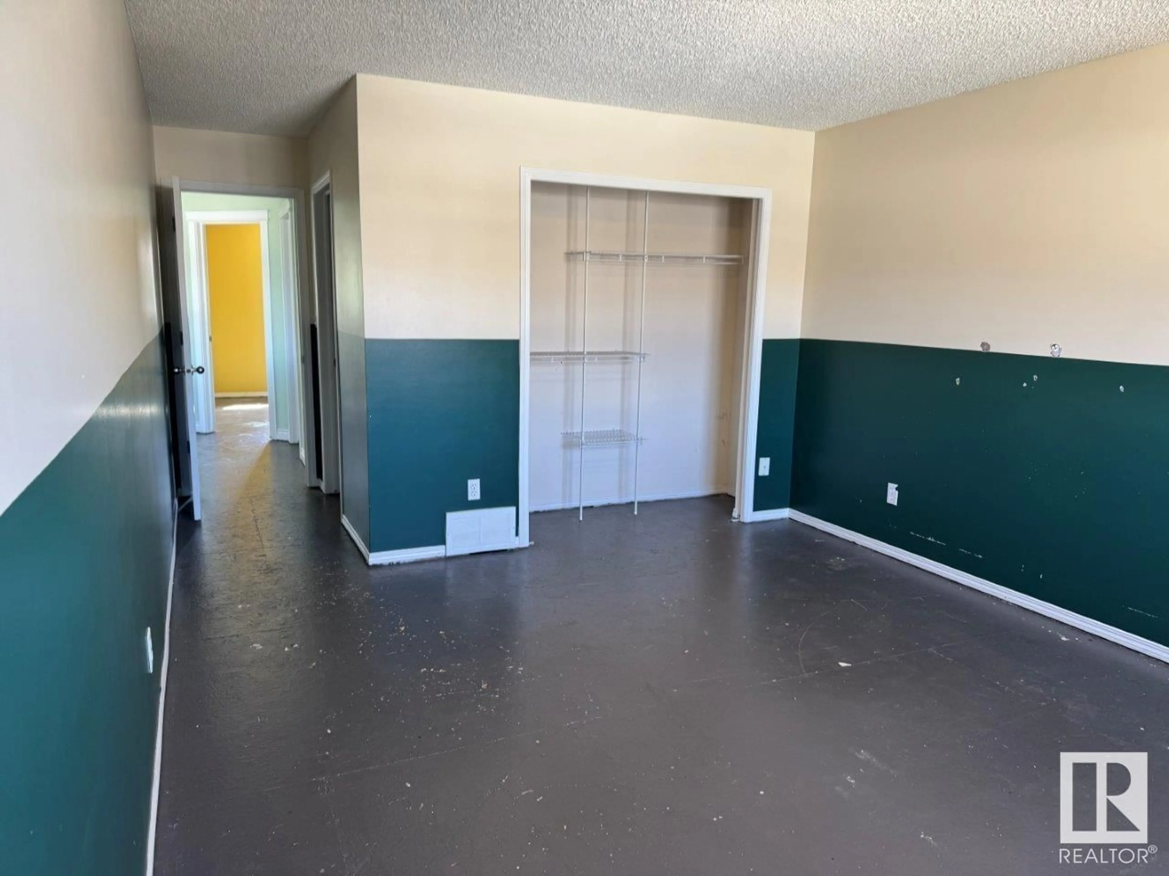 A pic of a room for #9 - 211 BLACKBURN DR, Edmonton Alberta T6W1C8