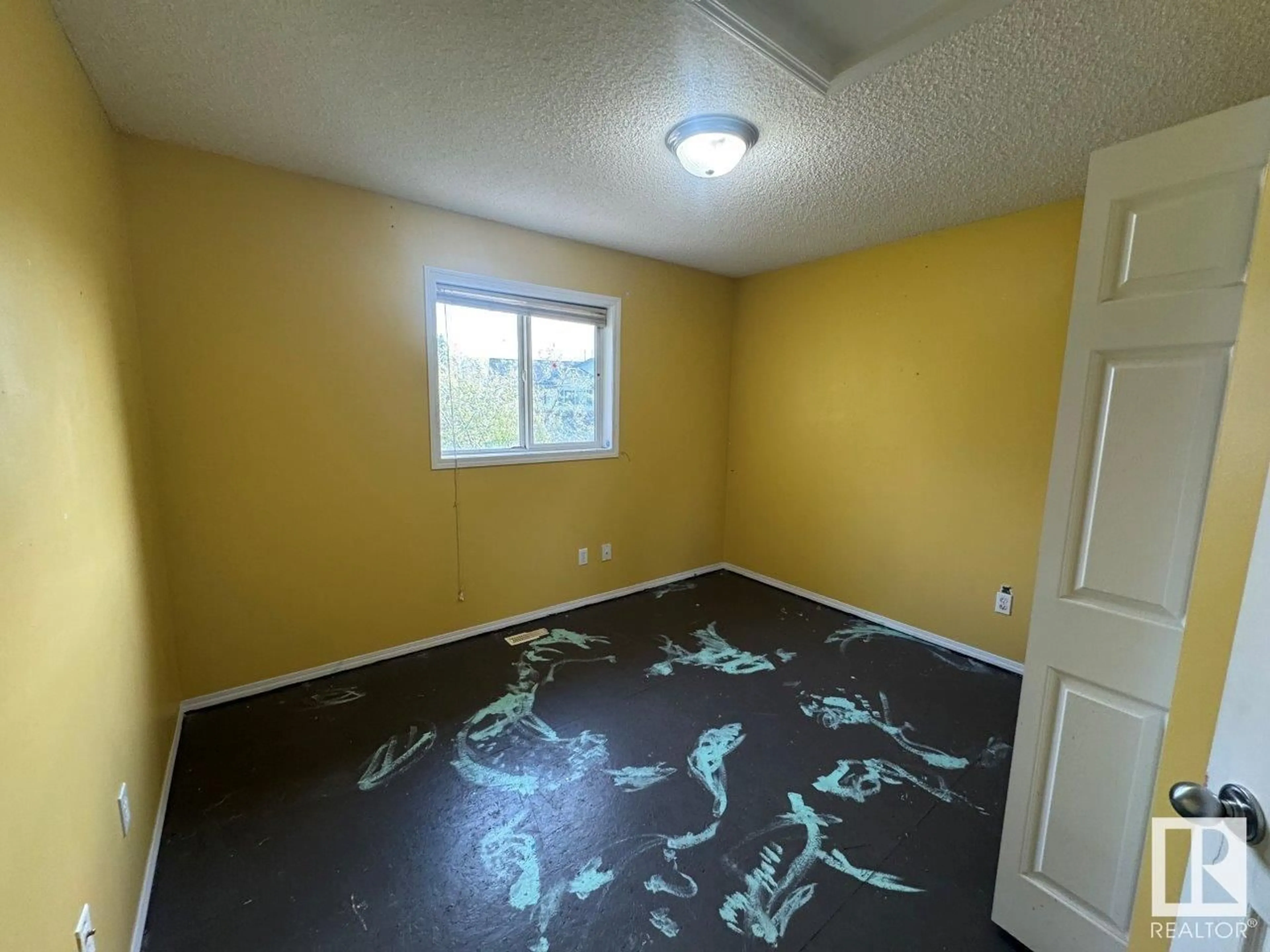A pic of a room for #9 - 211 BLACKBURN DR, Edmonton Alberta T6W1C8