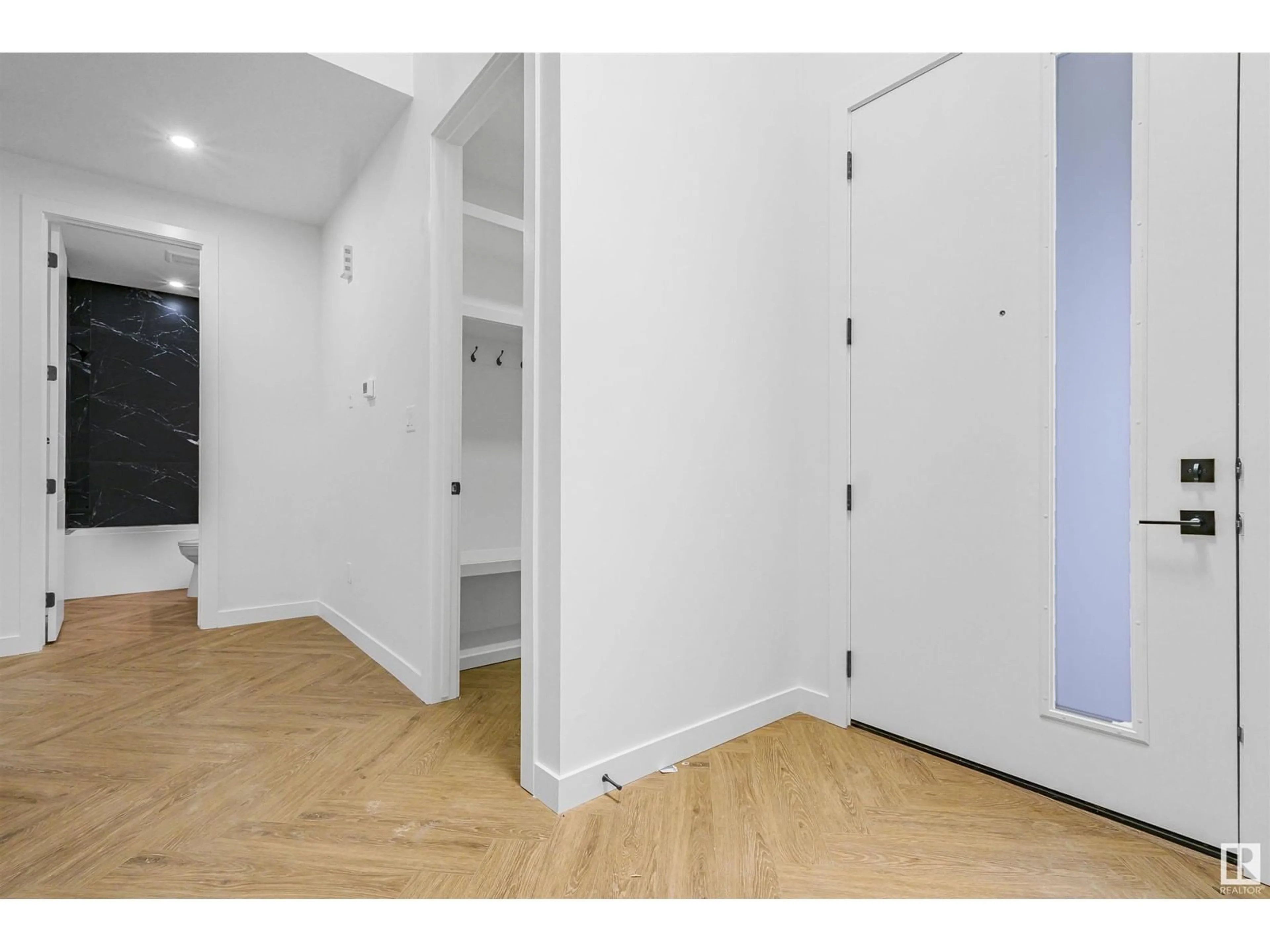 Indoor entryway for NE - 279 165 AV, Edmonton Alberta T5Y4J3