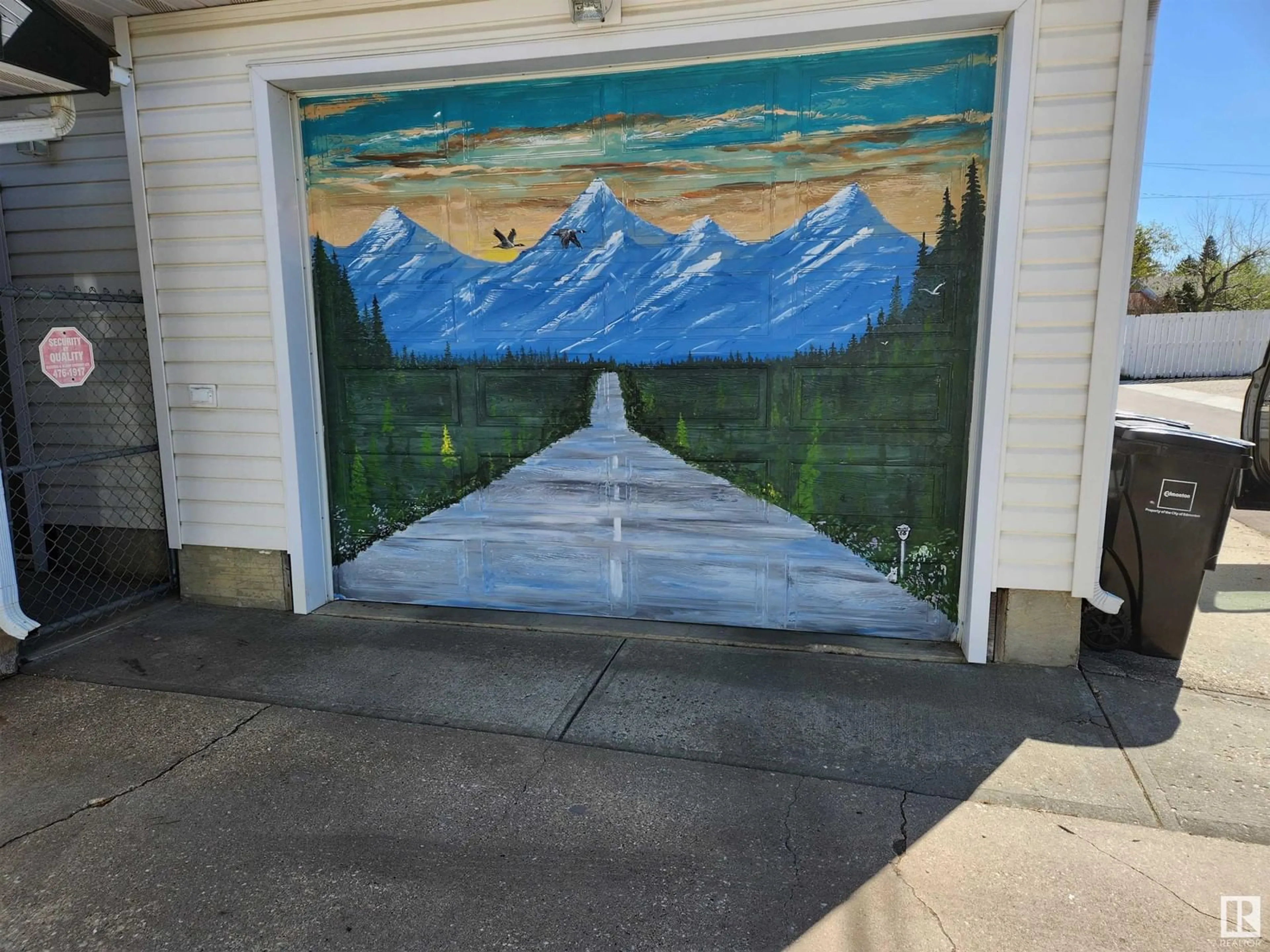 Indoor garage for 11511 43 AV, Edmonton Alberta T6Y0Y6