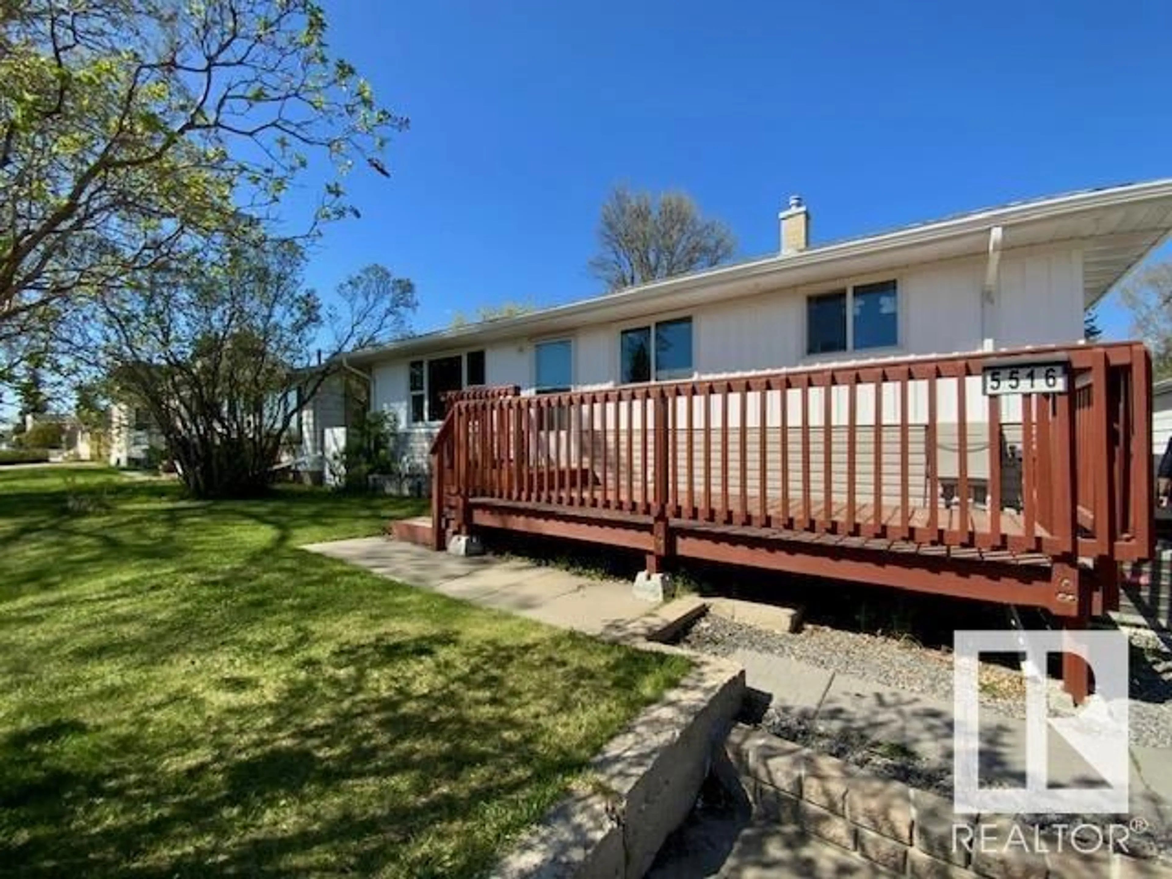 Patio, street for 5516 47A AV, Wetaskiwin Alberta T9A0M1