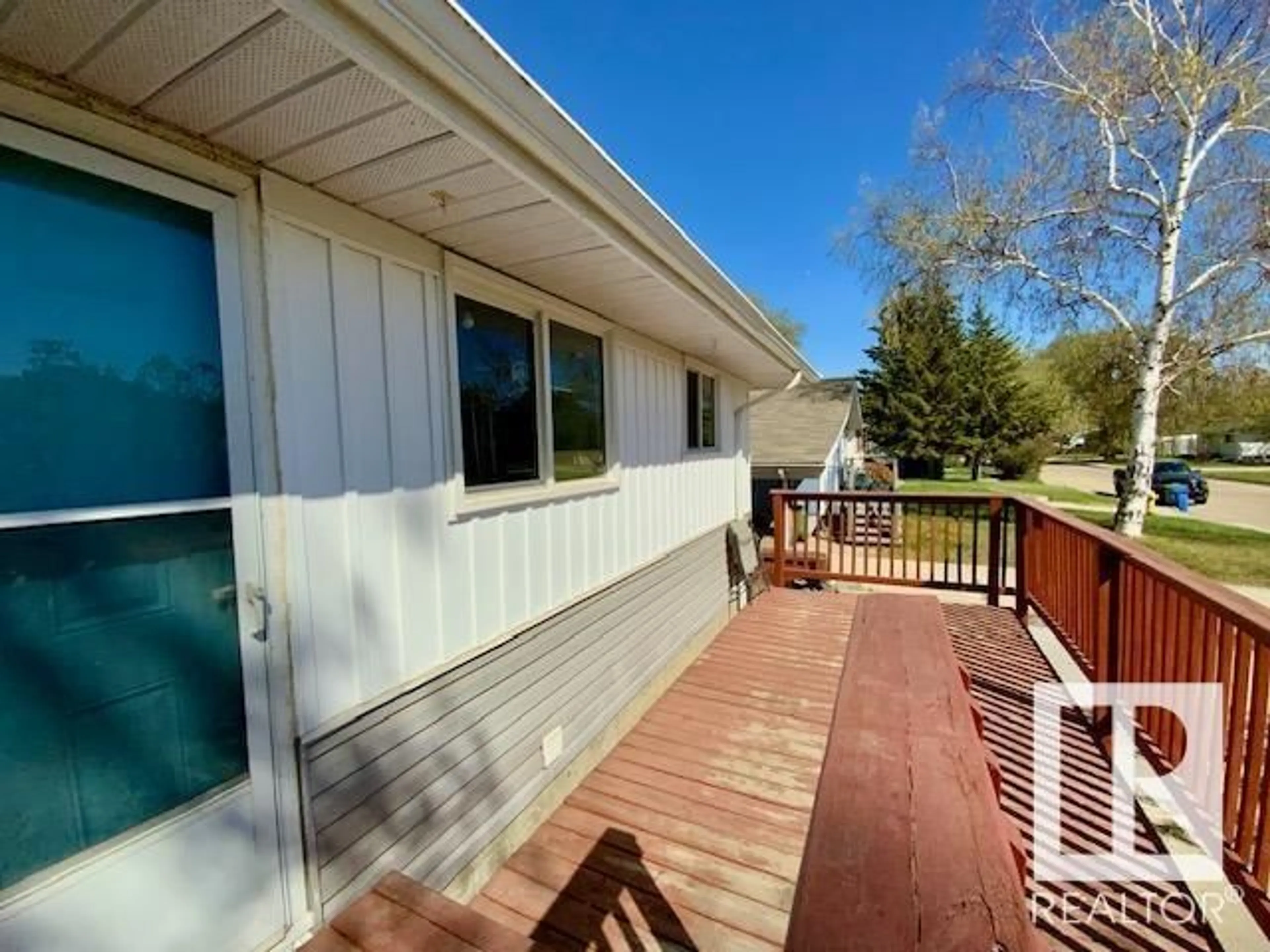 Patio, water/lake/river/ocean view for 5516 47A AV, Wetaskiwin Alberta T9A0M1