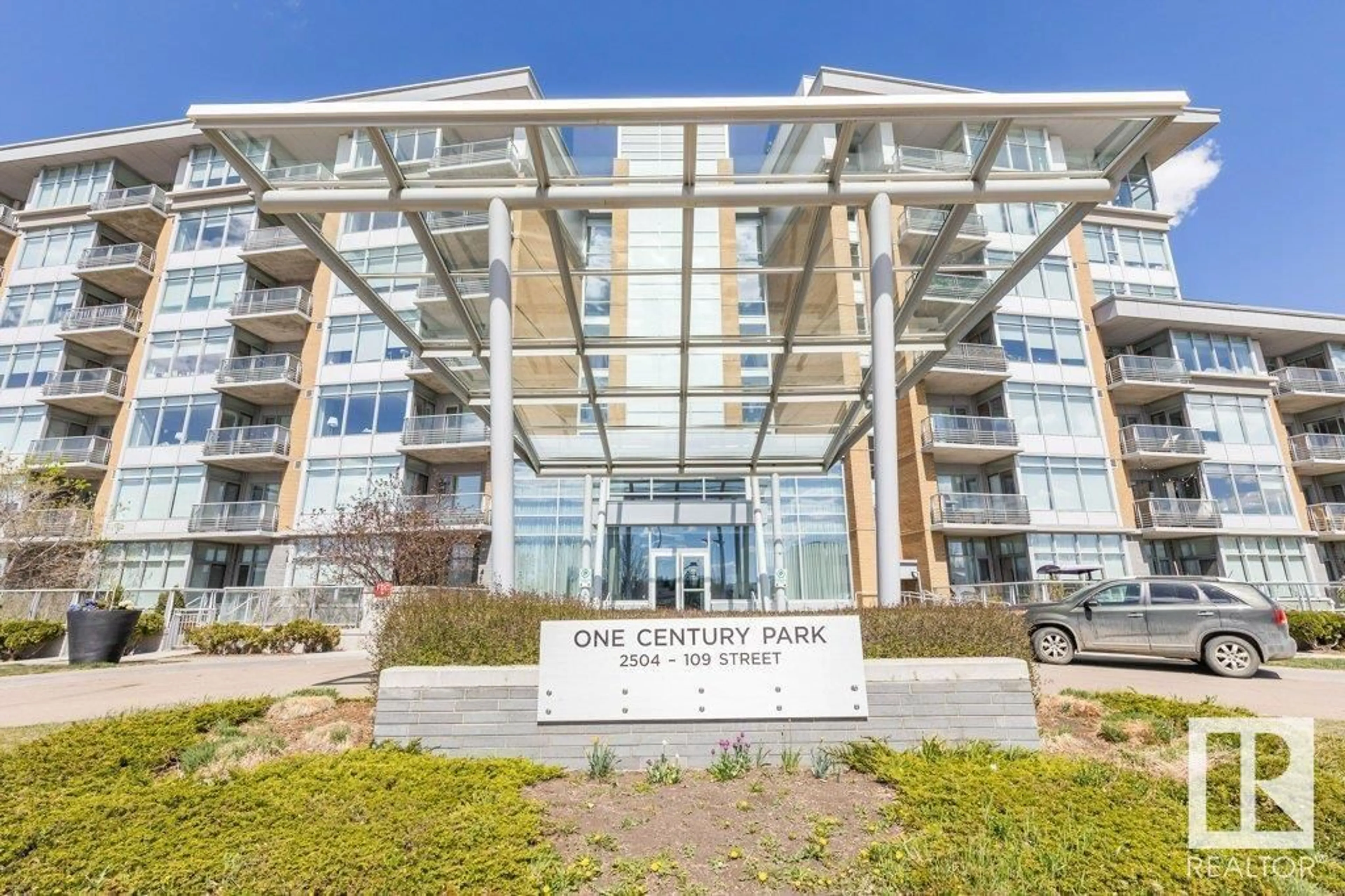 Indoor foyer for #202 - 2504 109 ST, Edmonton Alberta T6J2H3