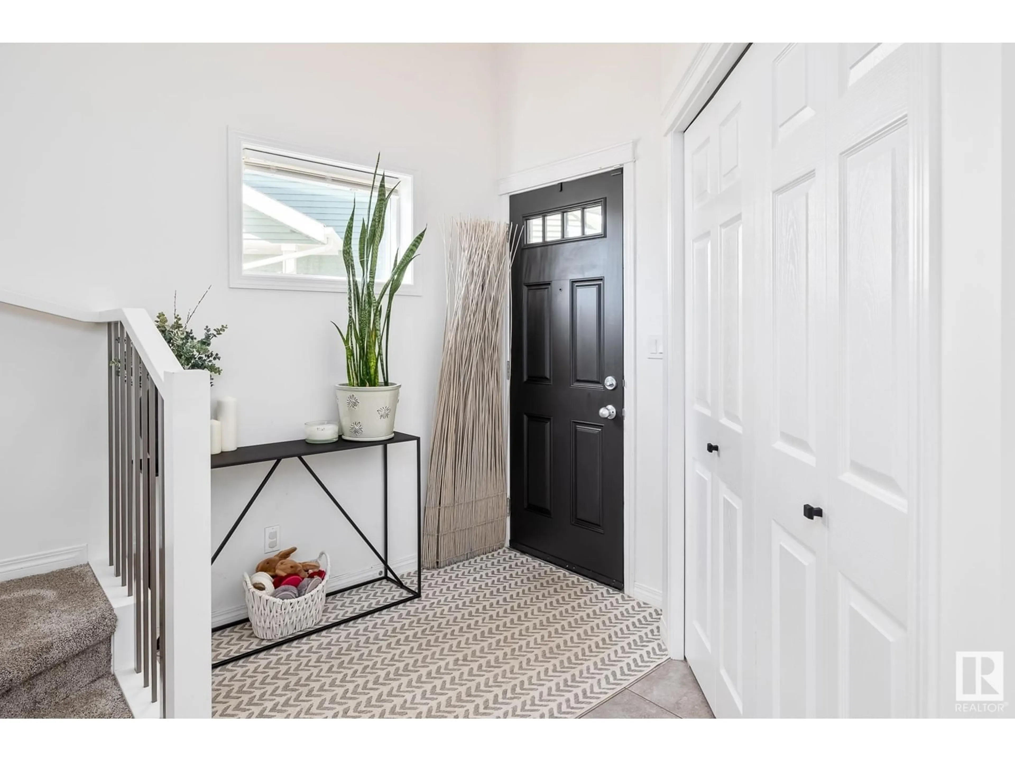 Indoor entryway for NW - 12825 207 ST, Edmonton Alberta T5S0K2