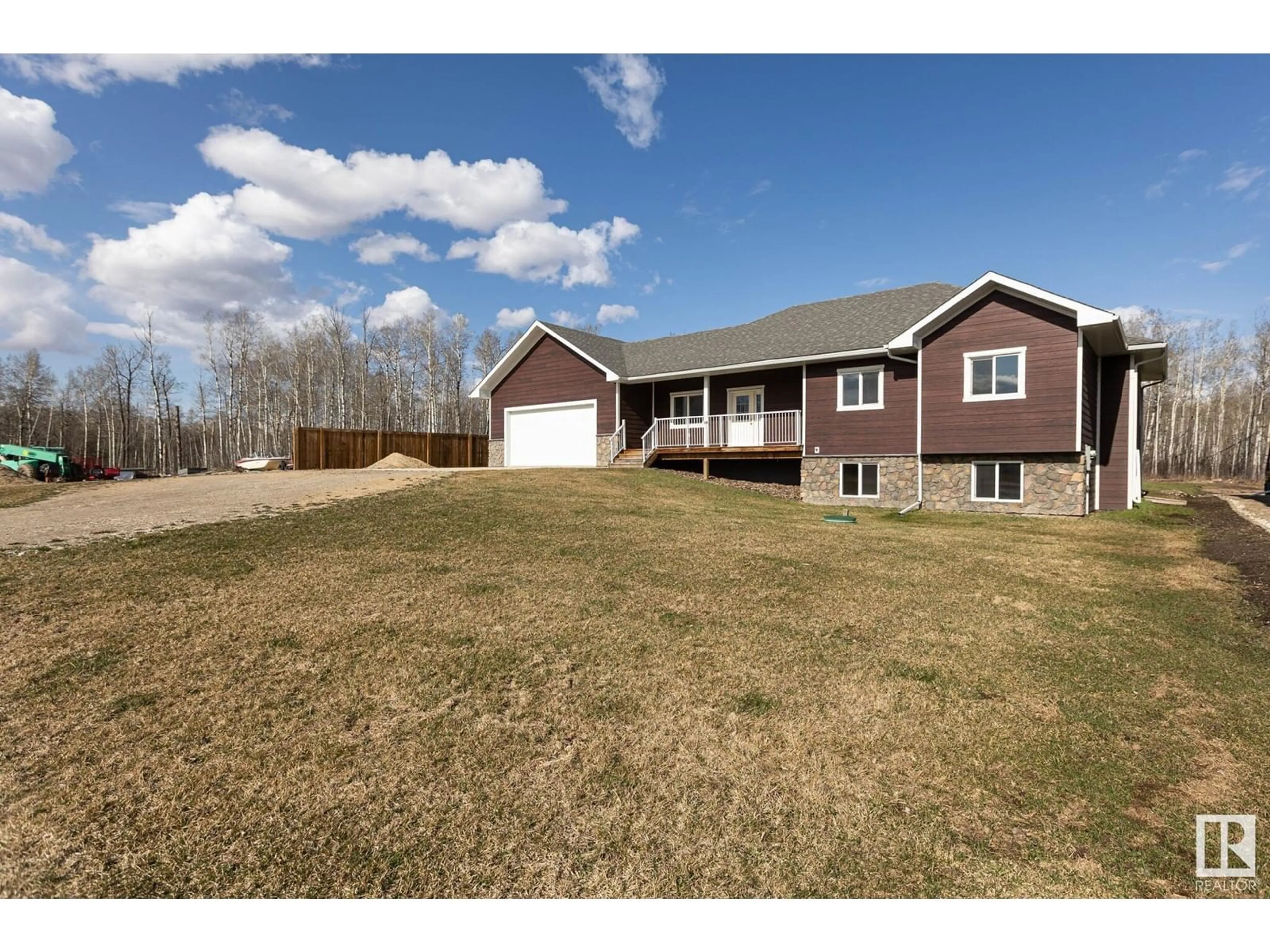 A pic from outside/outdoor area/front of a property/back of a property/a pic from drone, street for 404 DUNCAN, Rural Barrhead County Alberta T0E1A0