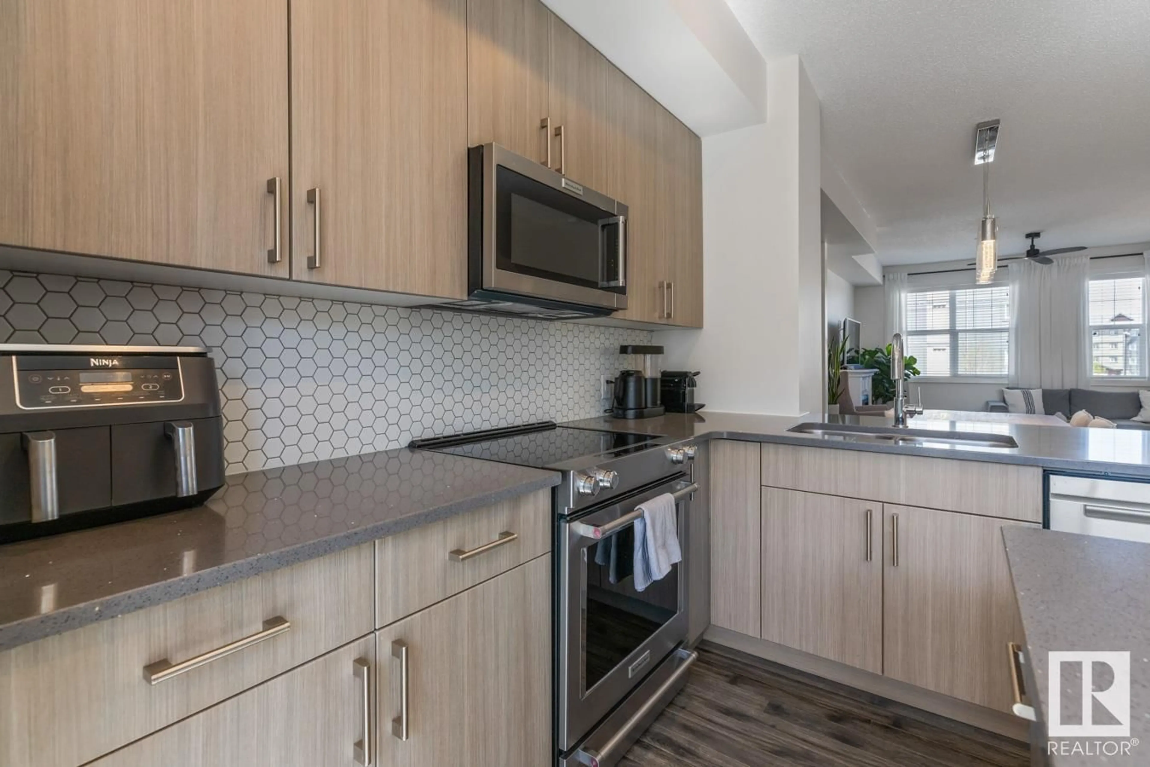 Standard kitchen, unknown for #4 - 2803 JAMES MOWATT TR, Edmonton Alberta T6W2P5