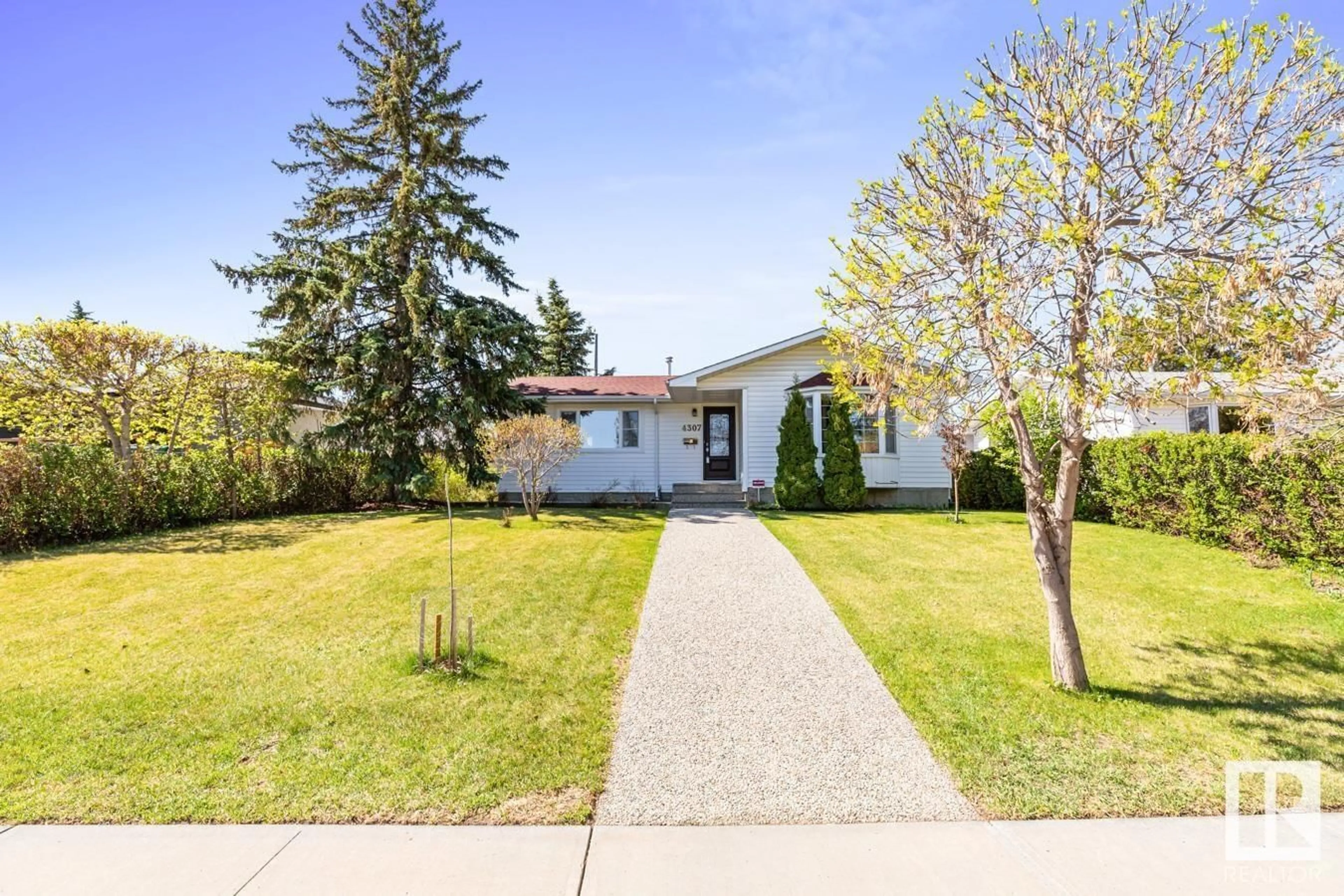 Unknown for NW - 4307 109A AV, Edmonton Alberta T6A1S3