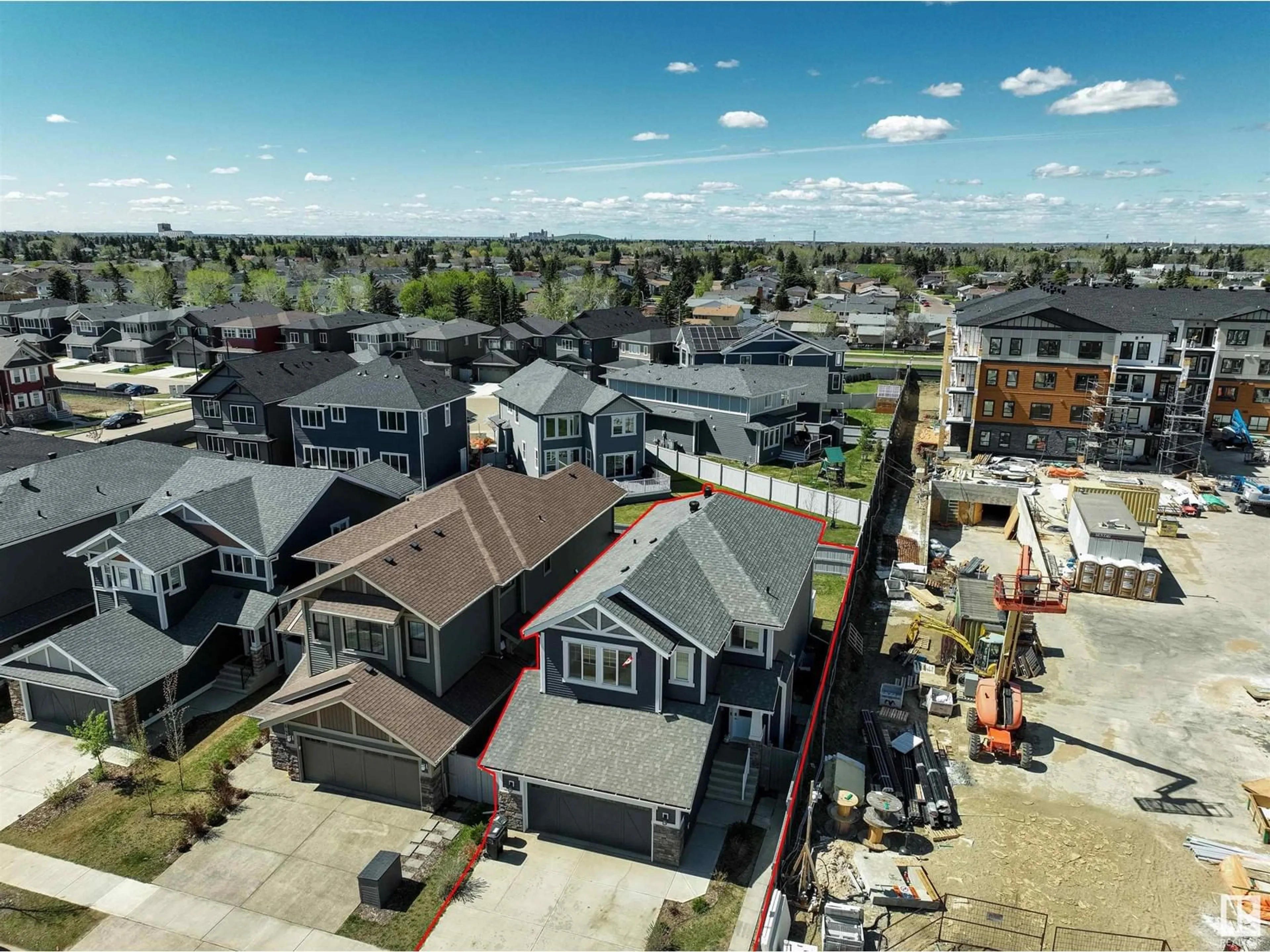 A pic from outside/outdoor area/front of a property/back of a property/a pic from drone, street for 6414 LAUBMAN STREET, Edmonton Alberta T5E6Y6