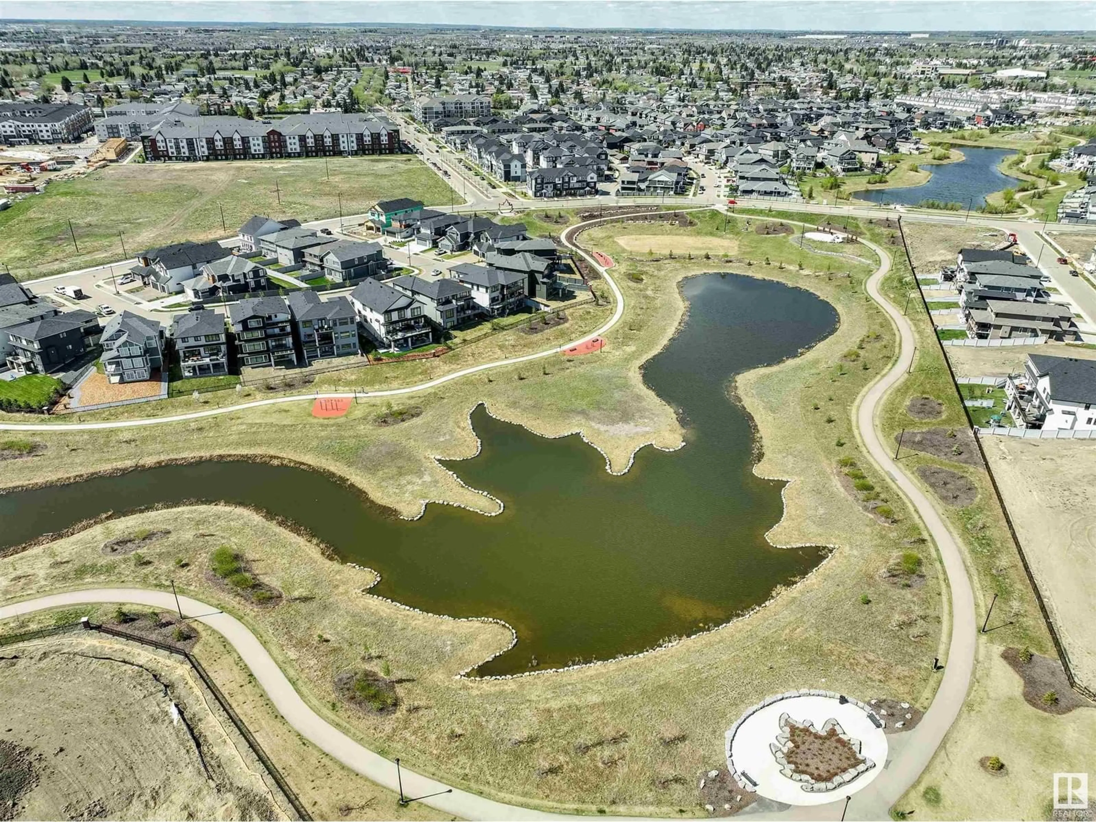 A pic from outside/outdoor area/front of a property/back of a property/a pic from drone, water/lake/river/ocean view for 6414 LAUBMAN STREET, Edmonton Alberta T5E6Y6