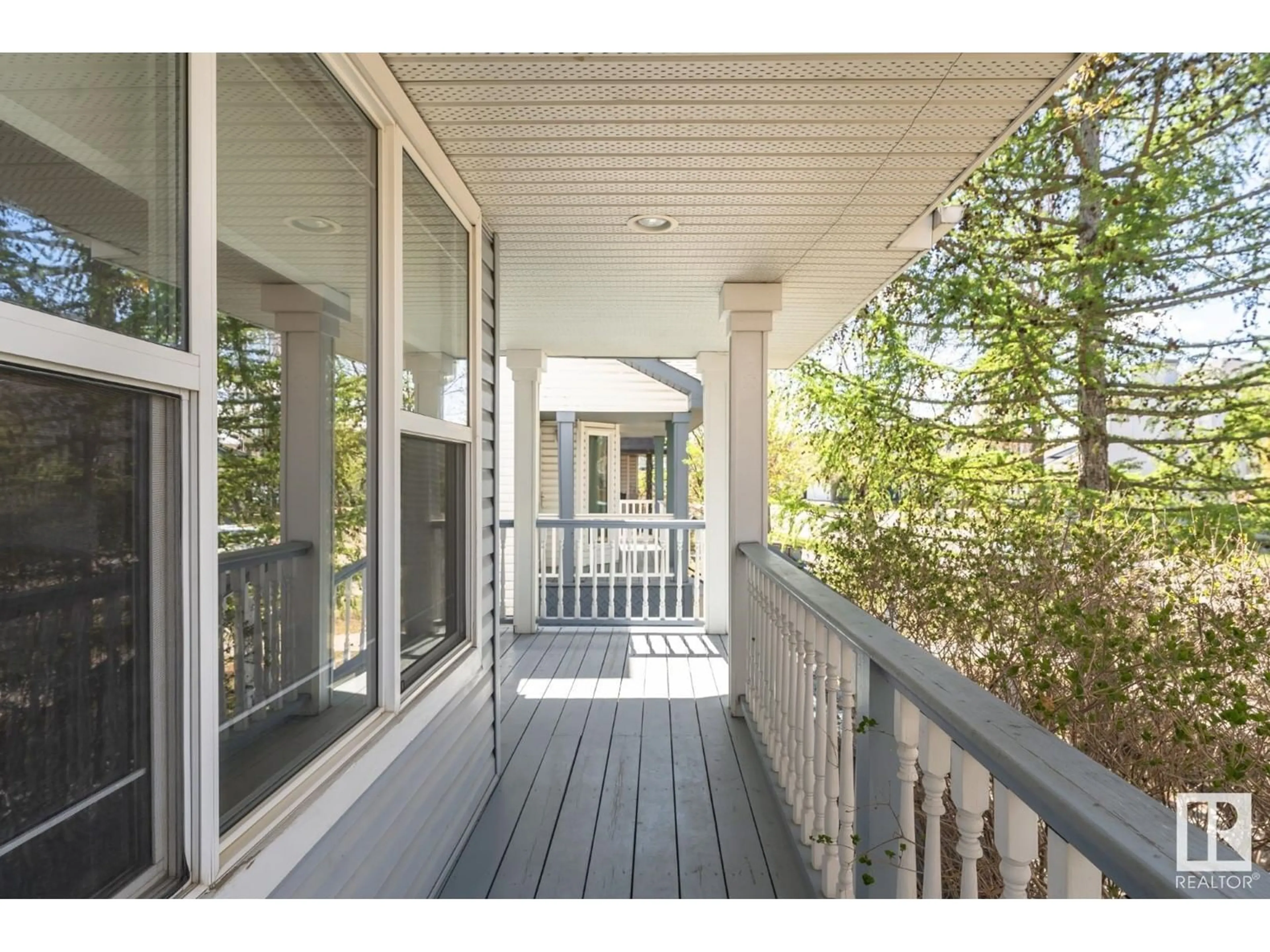 Indoor entryway for 17305 88 ST, Edmonton Alberta T5Z3R4
