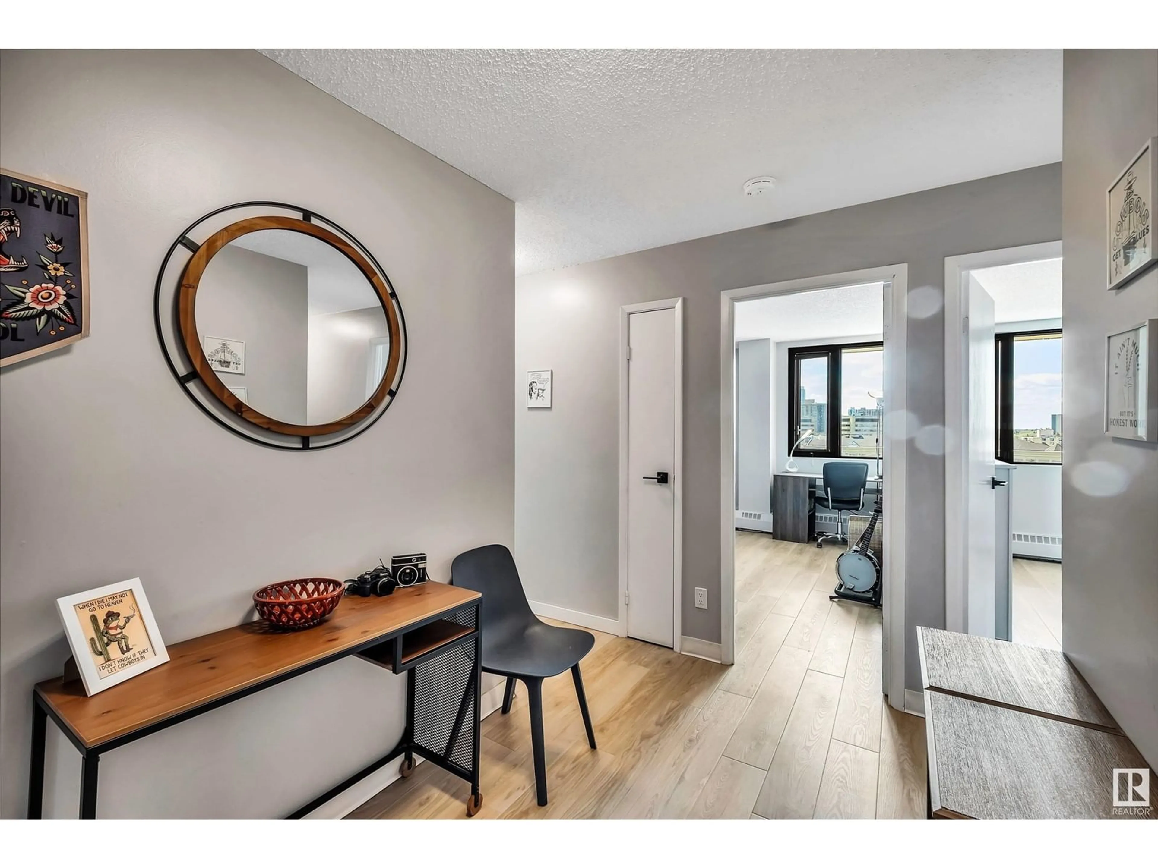 Indoor entryway for 705 - 10175 109 ST, Edmonton Alberta T5J3P2