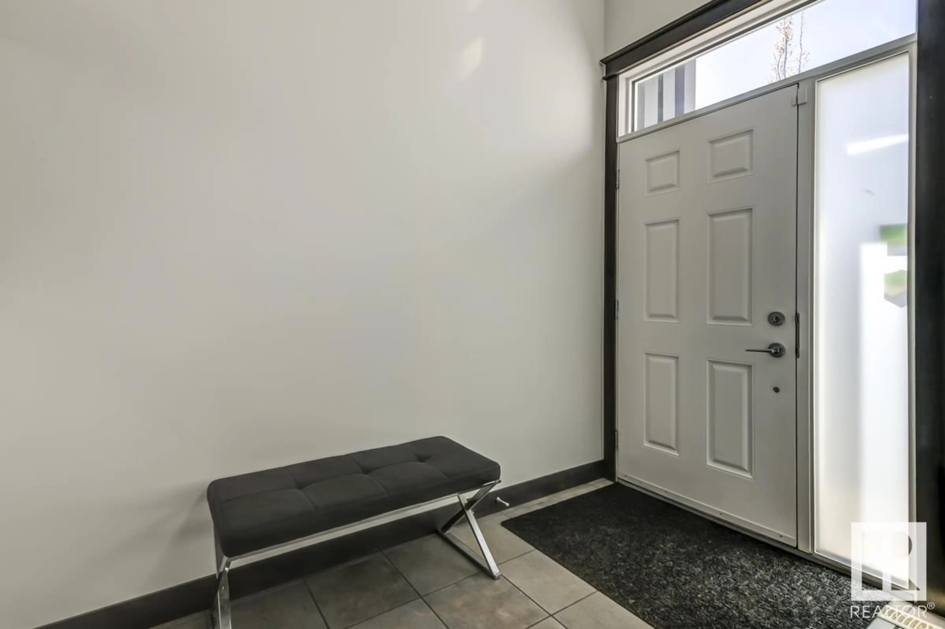 Indoor entryway for NW - 7640 182 AV, Edmonton Alberta T5Z0L8