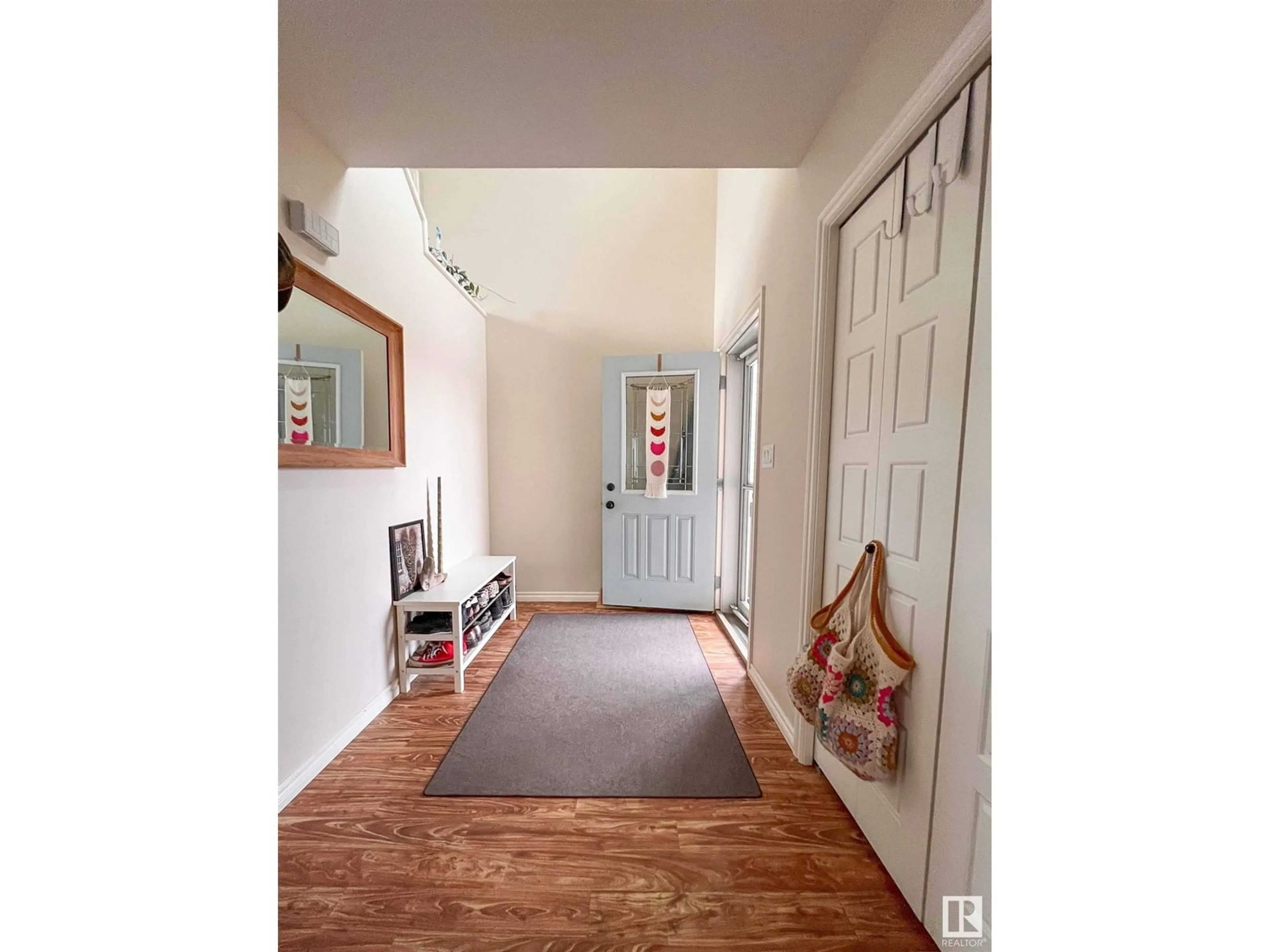 Indoor entryway for 5 BAIE MADELENE, Beaumont Alberta T4X0E8
