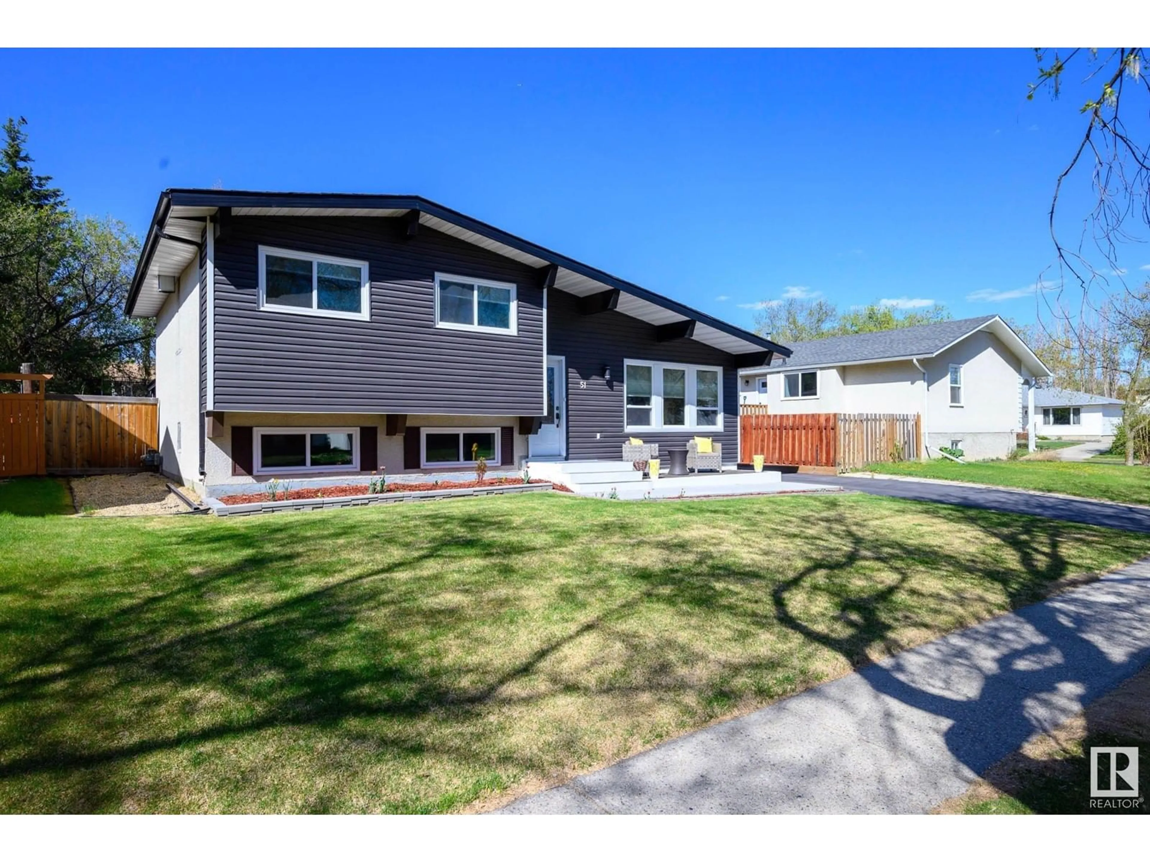 Home with vinyl exterior material, street for 51 ASPEN CR, St. Albert Alberta T8N2L7